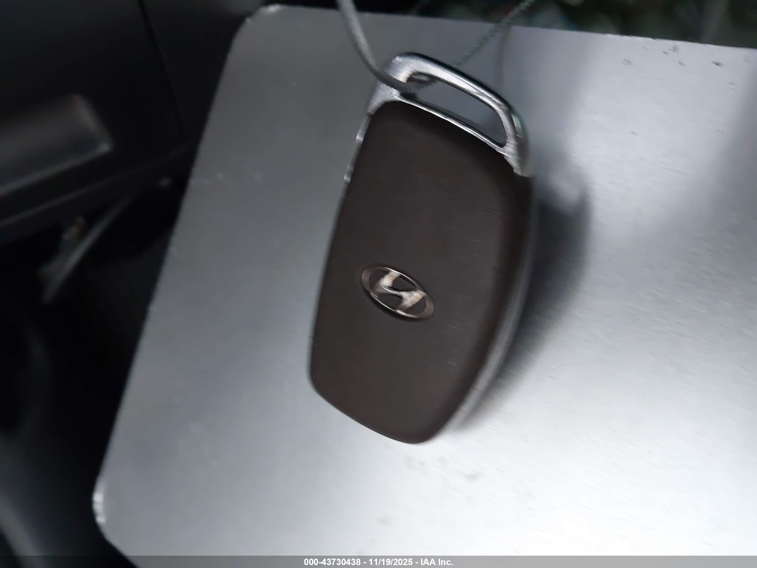 HYUNDAI IONIQ image 11