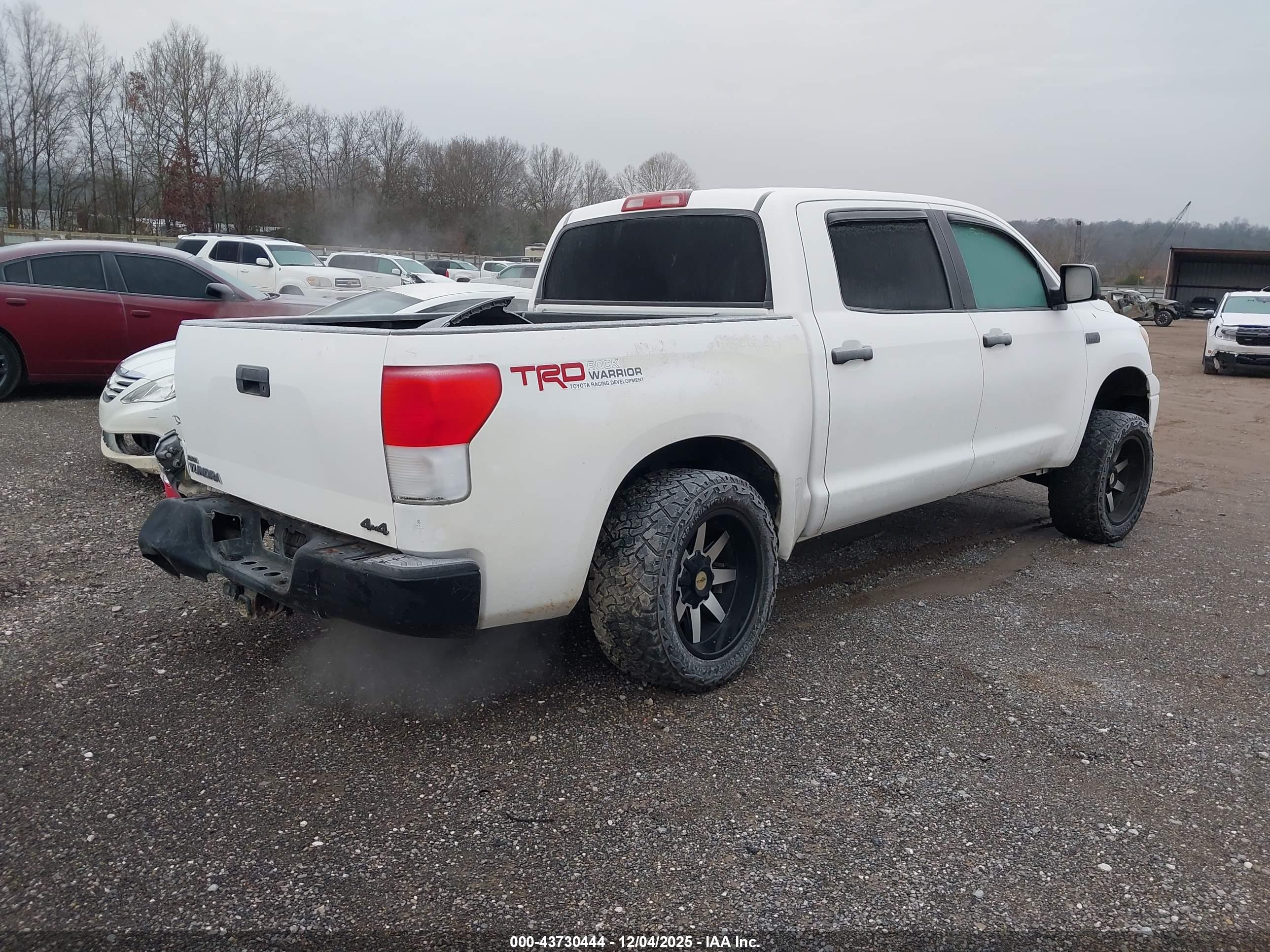TOYOTA TUNDRA image 4