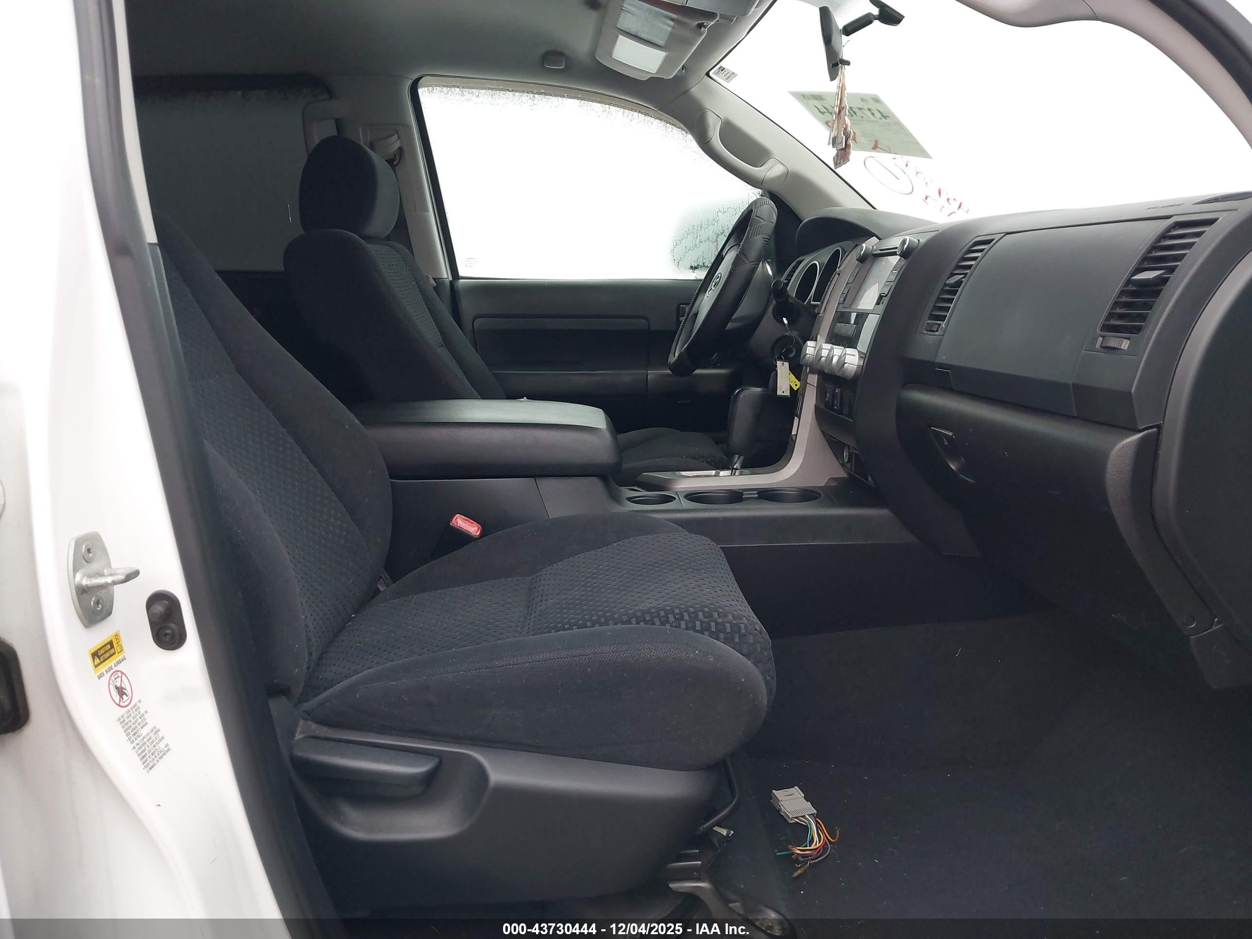 TOYOTA TUNDRA image 5