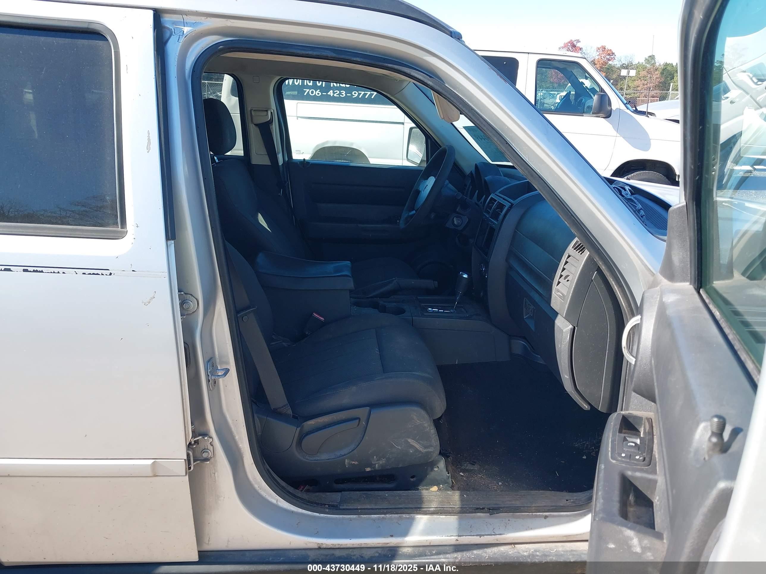 DODGE NITRO image 5