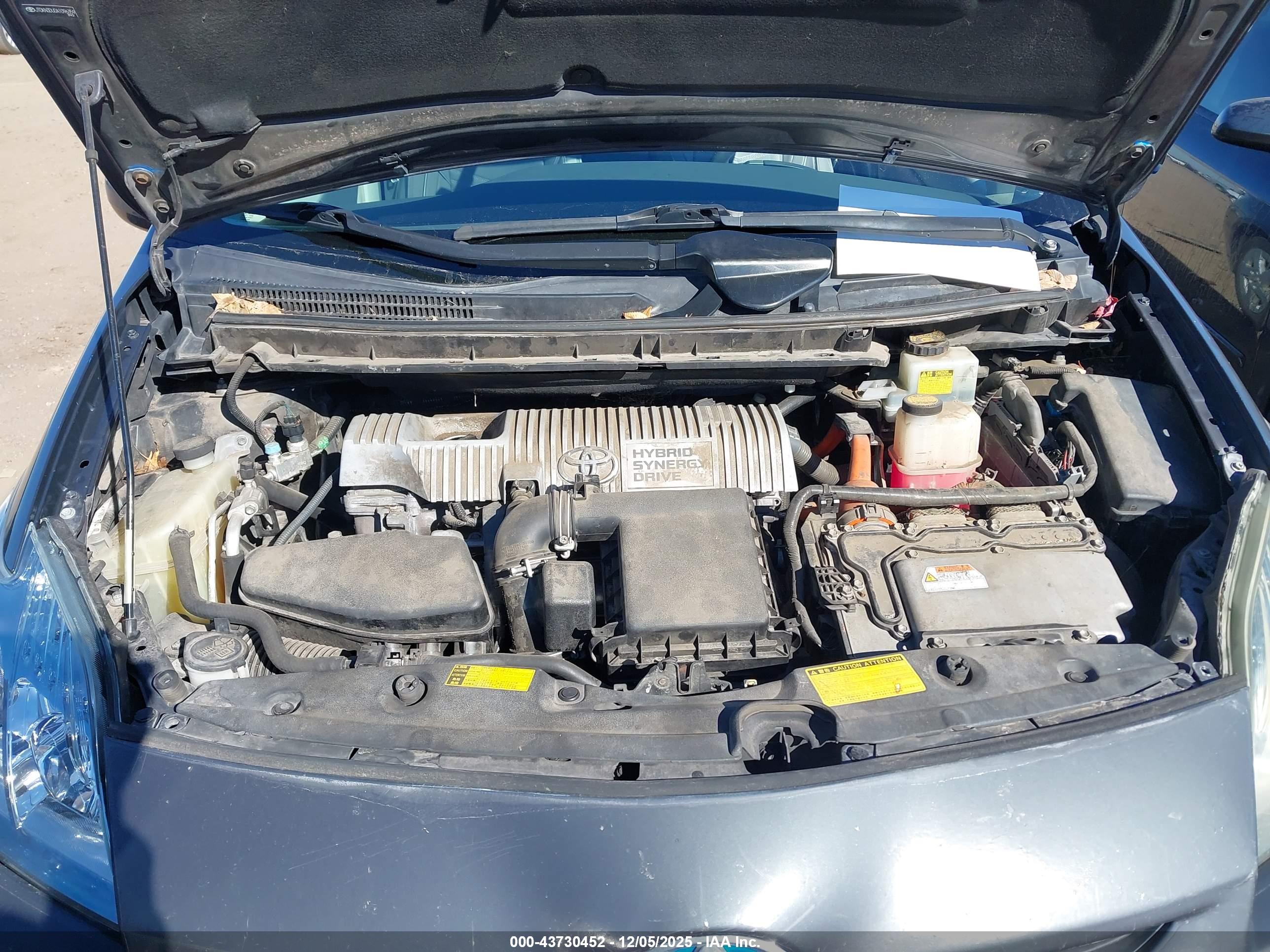 TOYOTA PRIUS image 10
