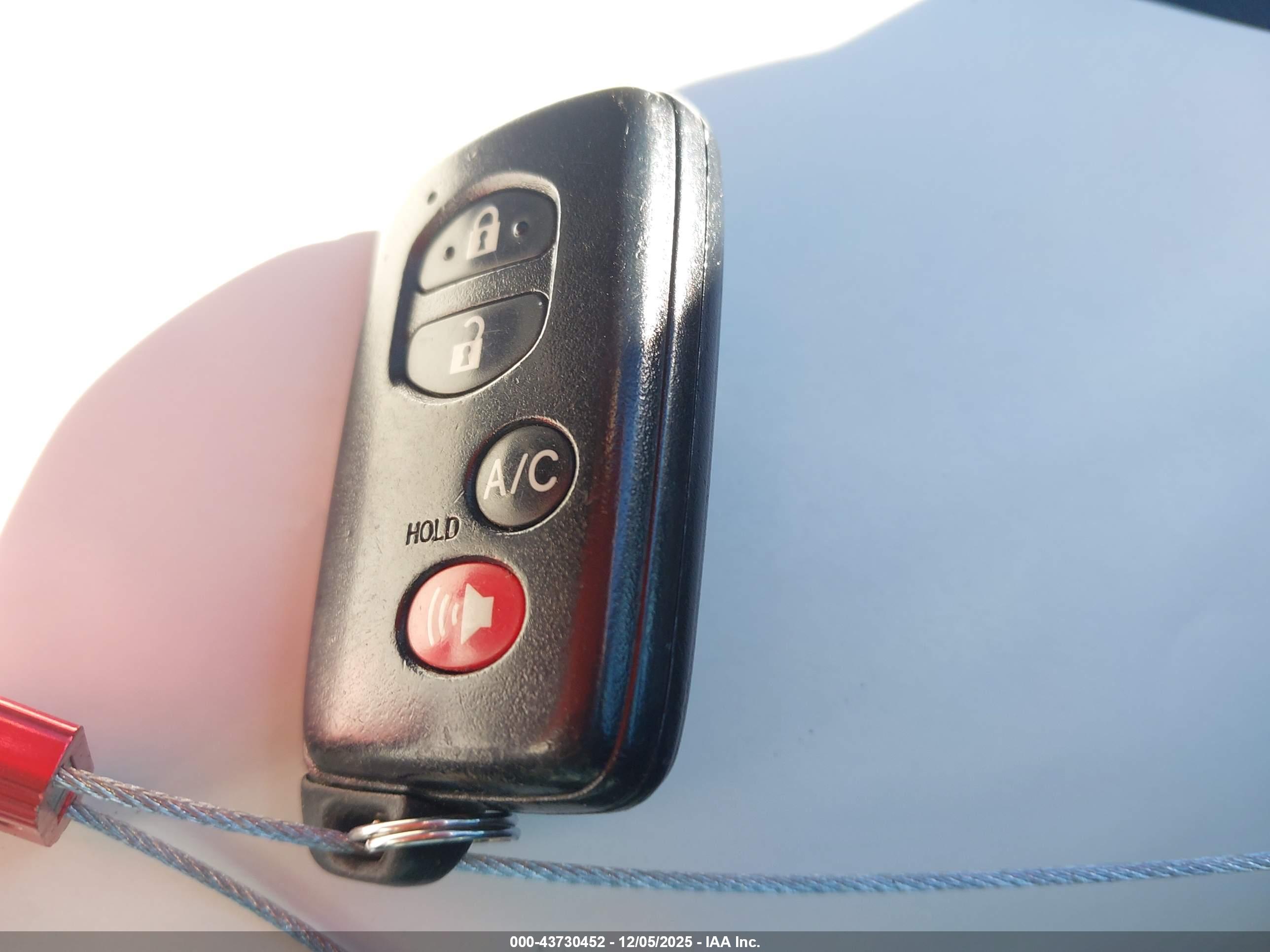 TOYOTA PRIUS image 11