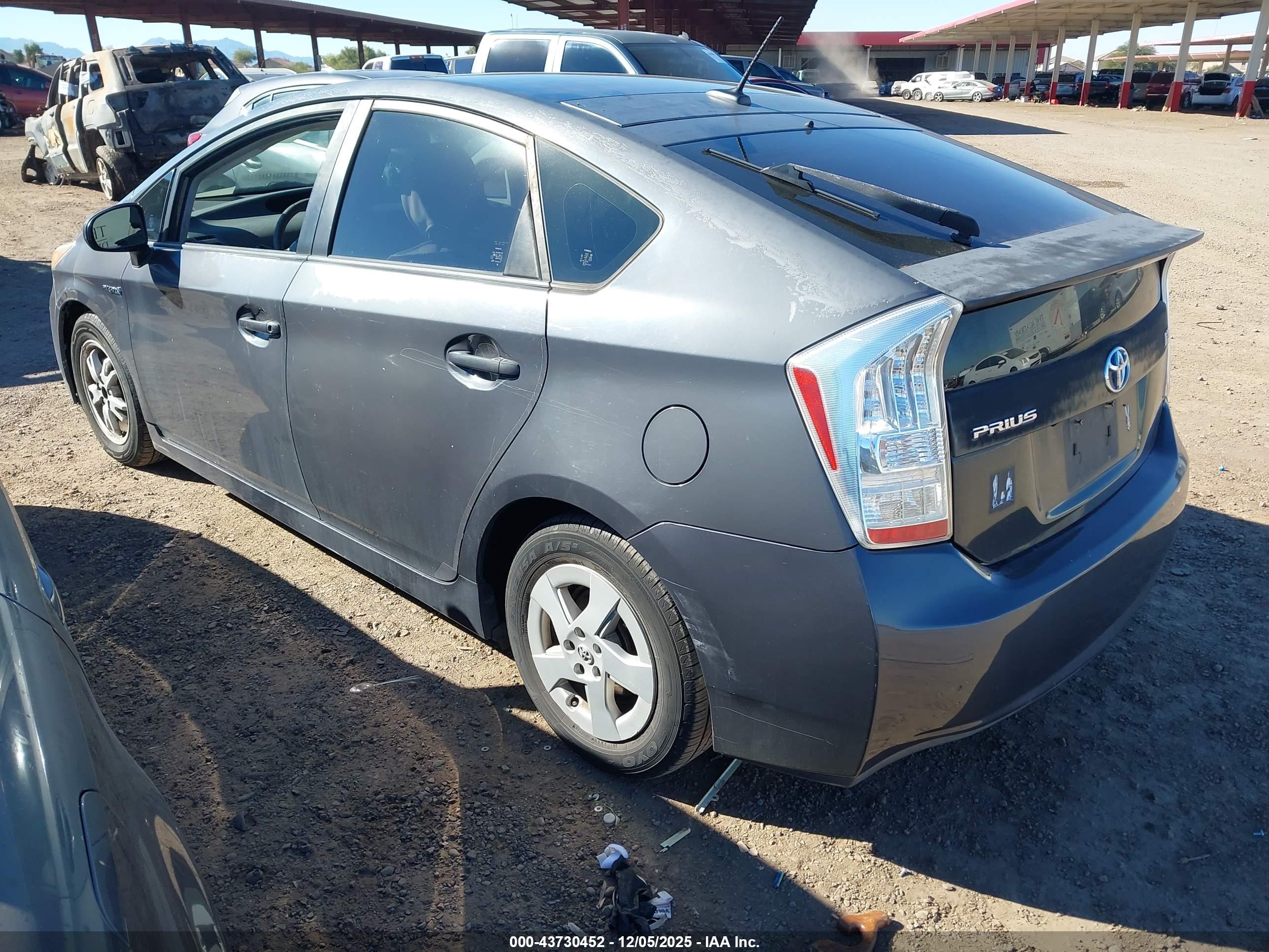 TOYOTA PRIUS image 3