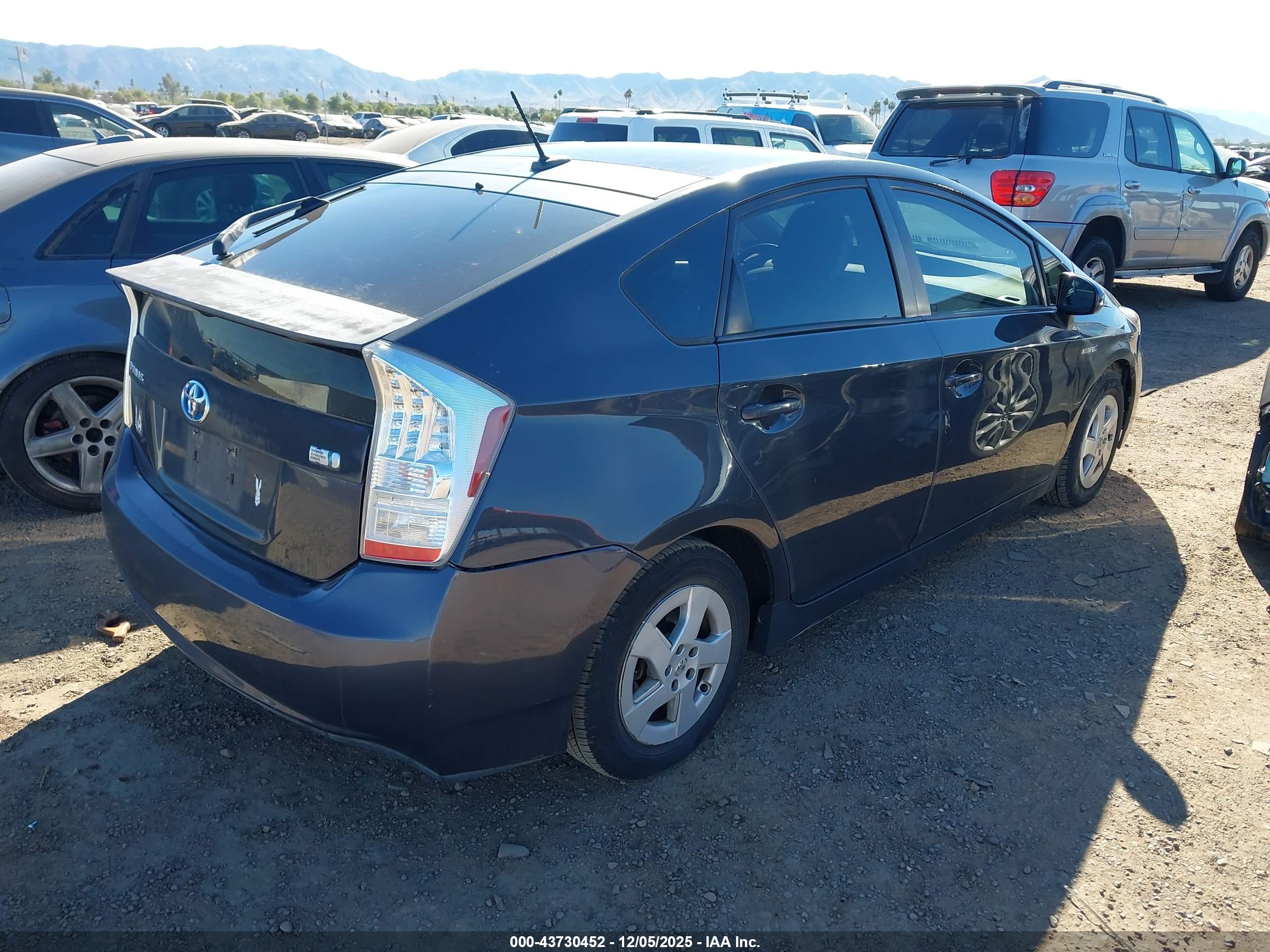 TOYOTA PRIUS image 4