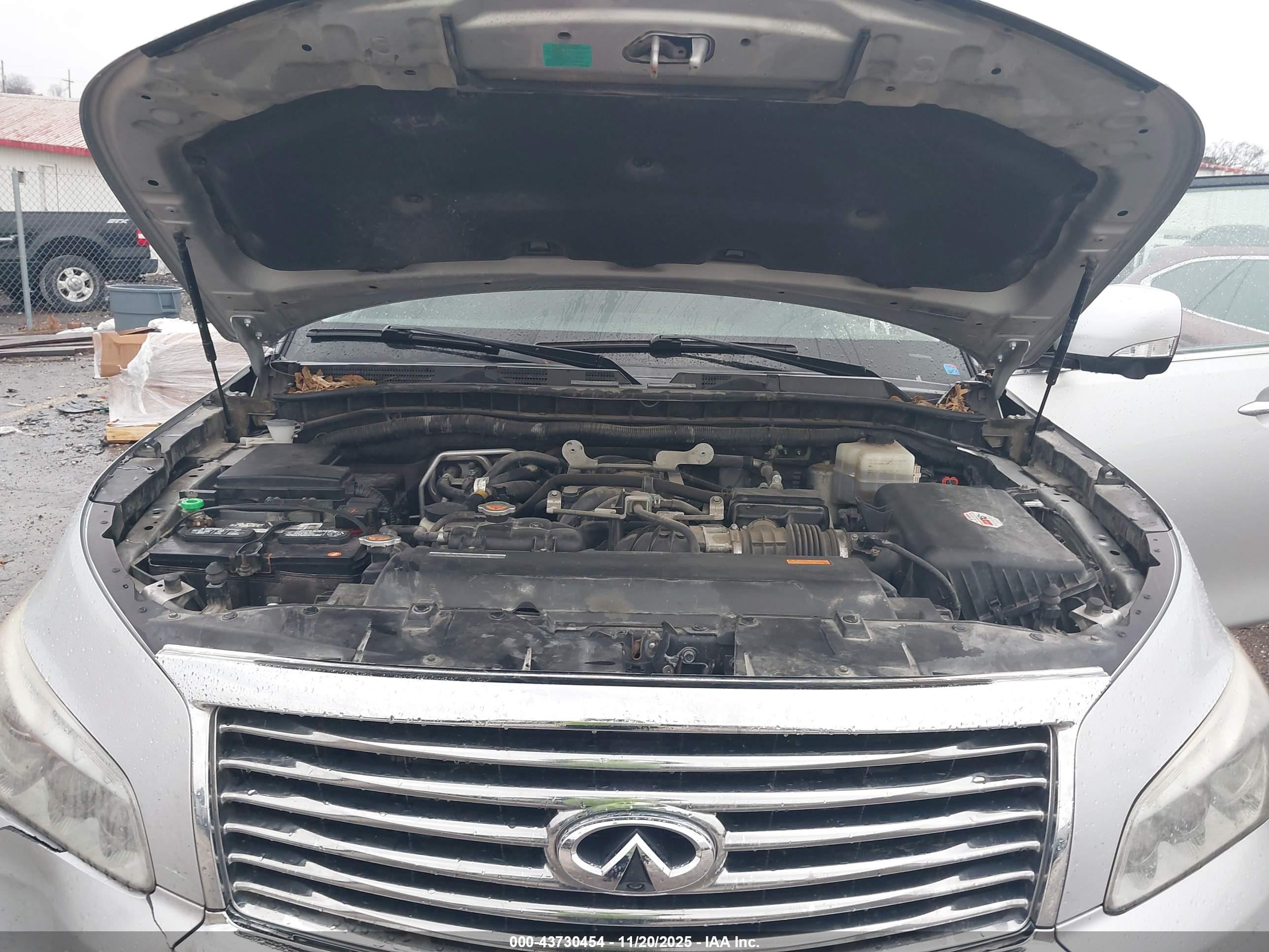 INFINITI QX80 image 10
