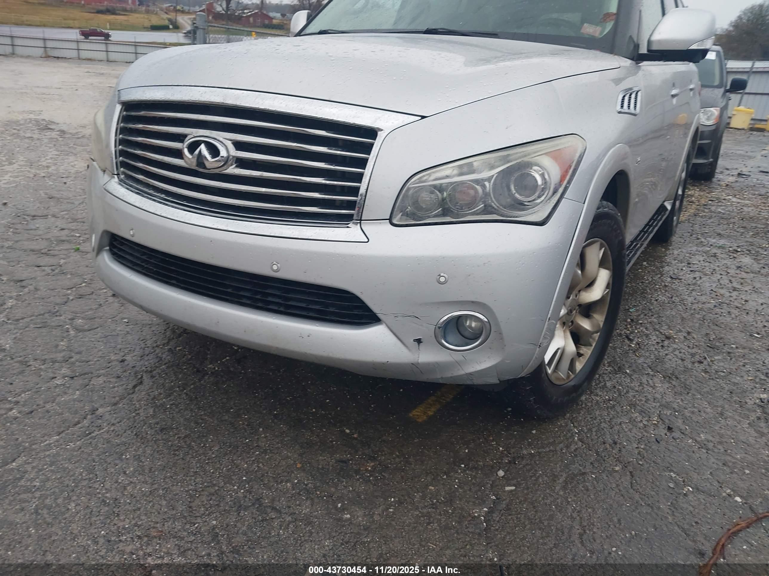 INFINITI QX80 image 6