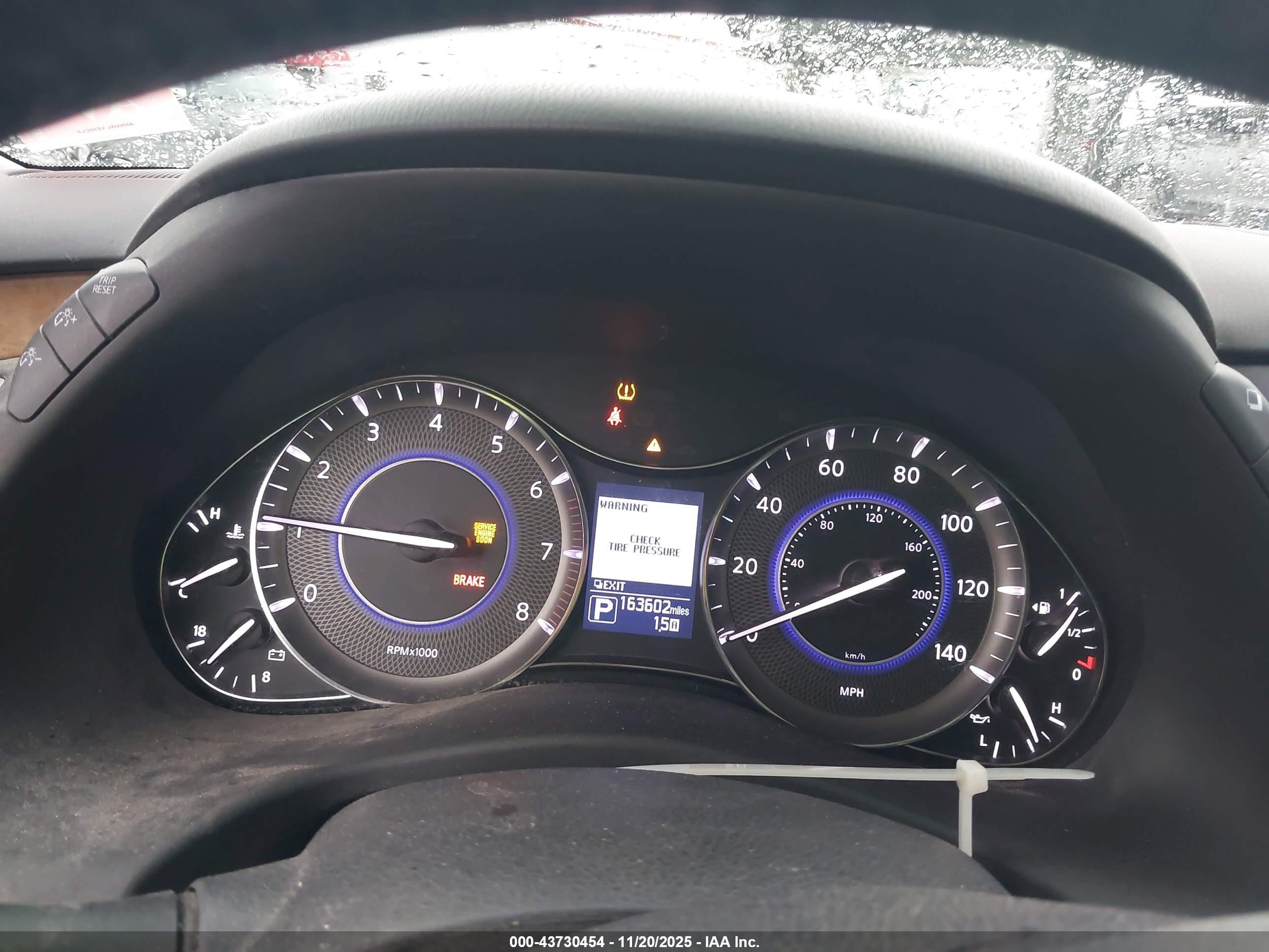 INFINITI QX80 image 7