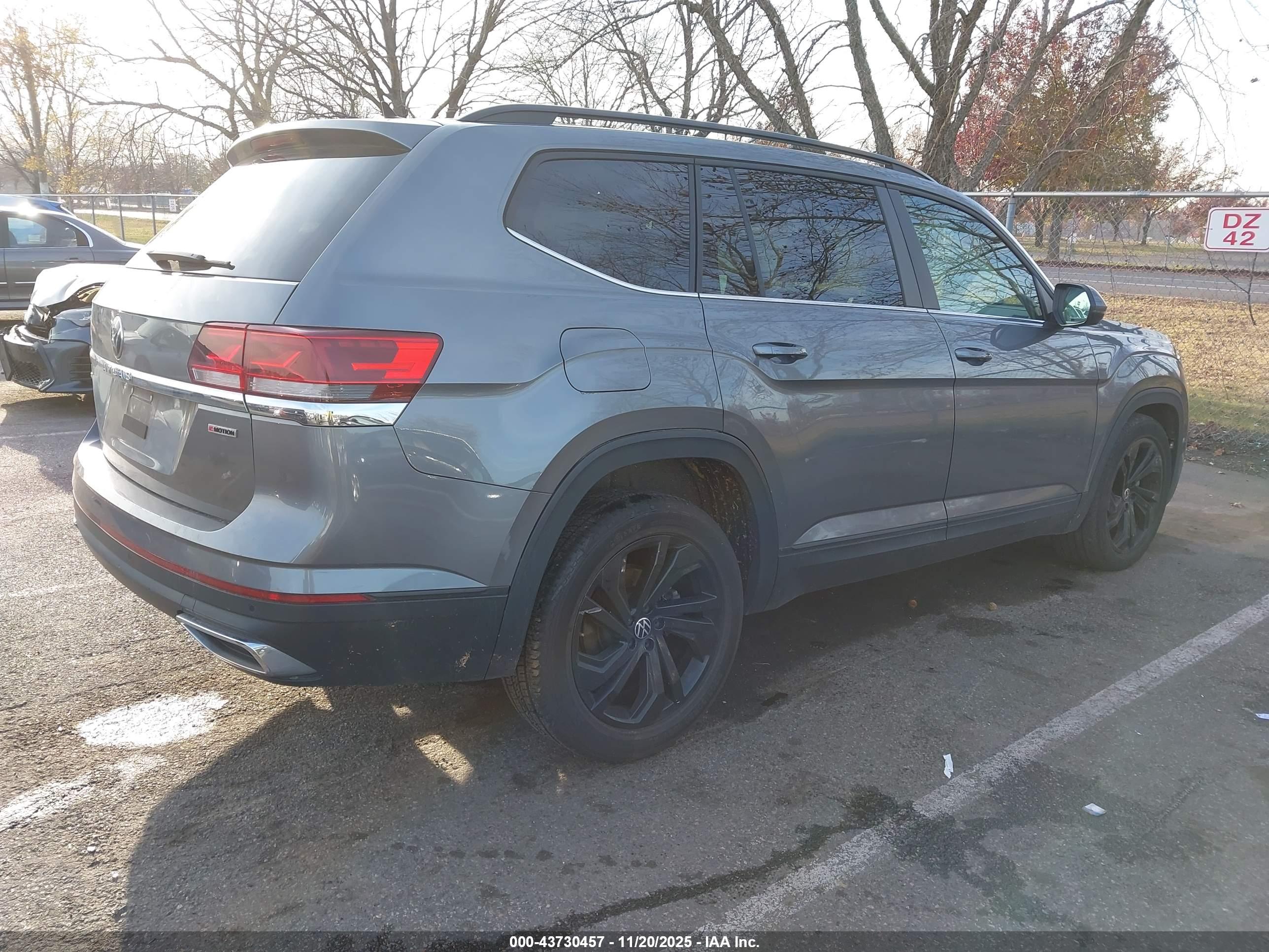 VOLKSWAGEN ATLAS image 4