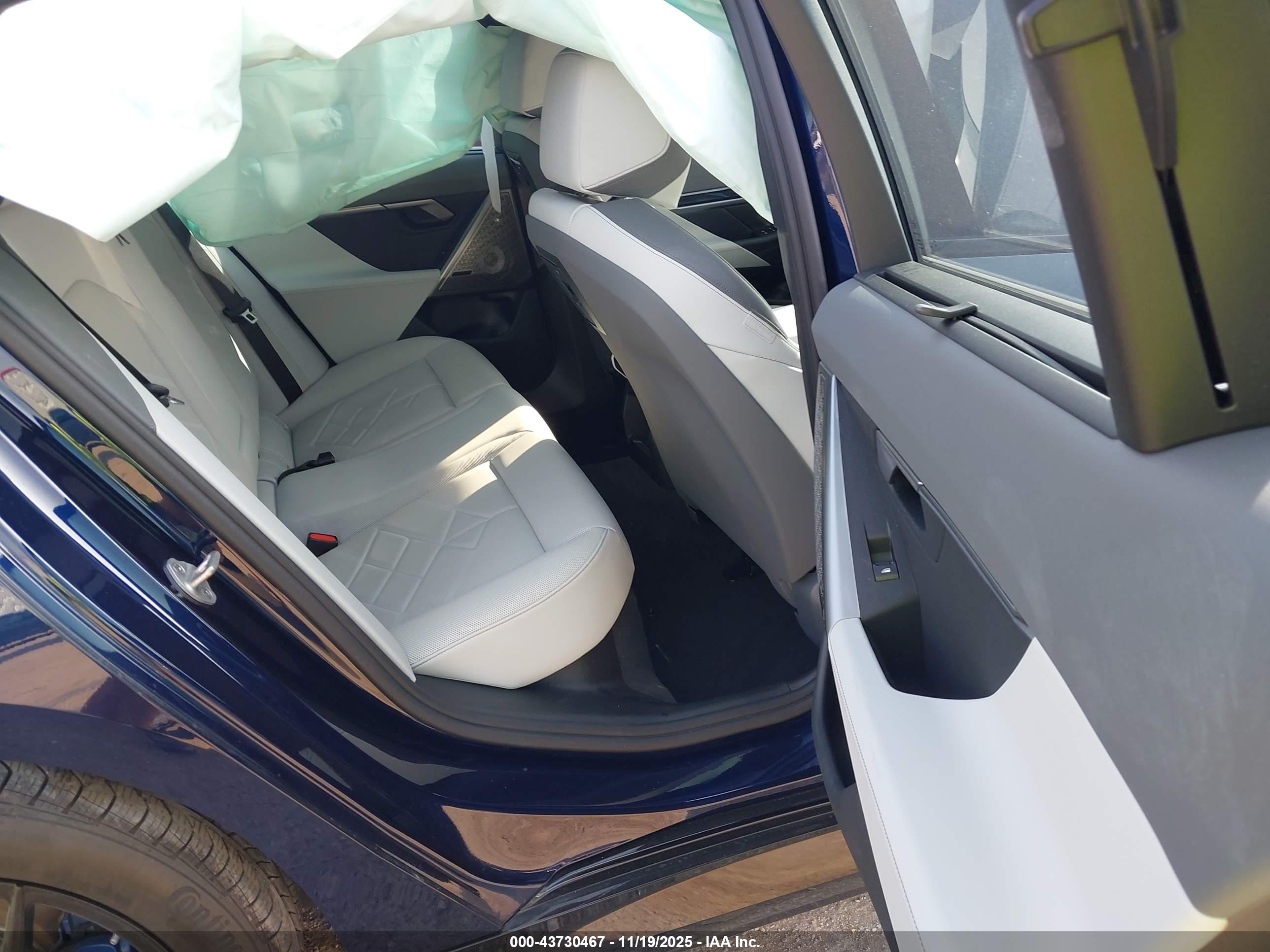 BMW I5 image 8