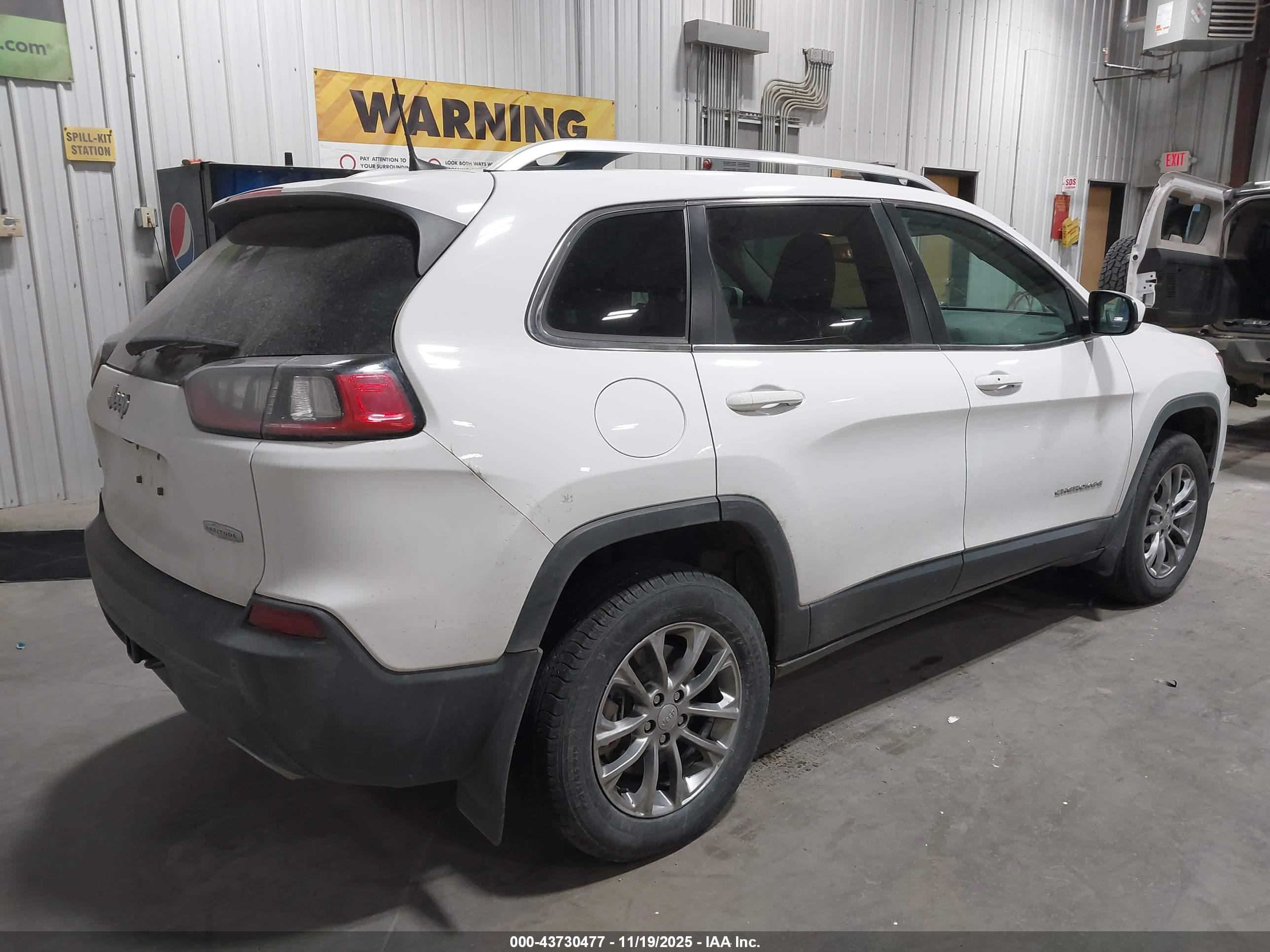 JEEP CHEROKEE image 4