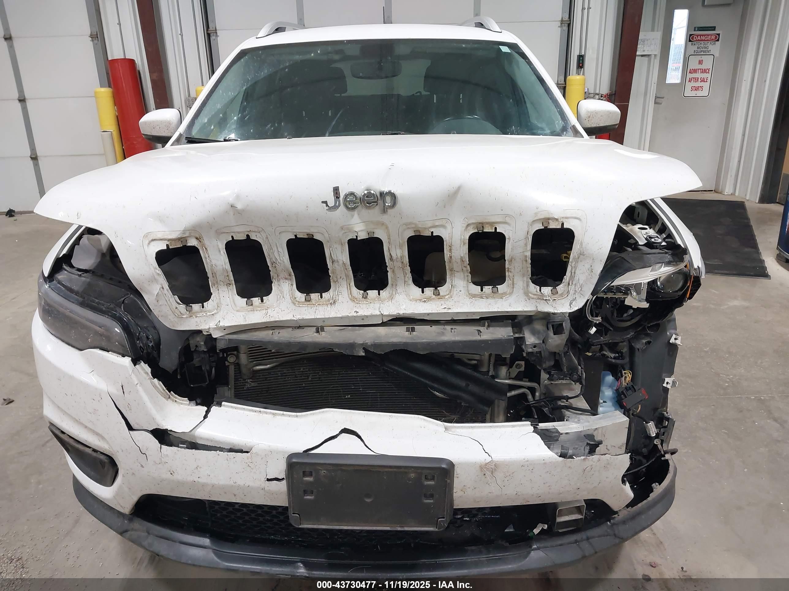 JEEP CHEROKEE image 6
