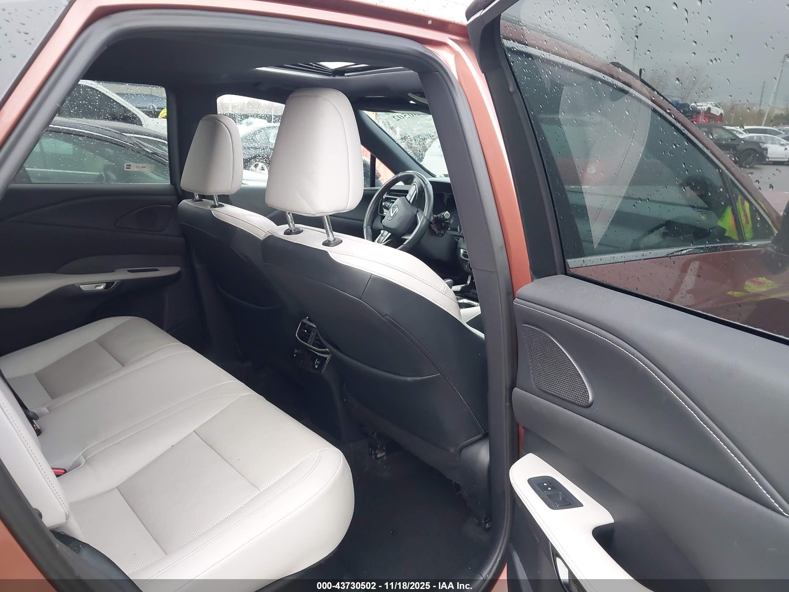 LEXUS RX image 8