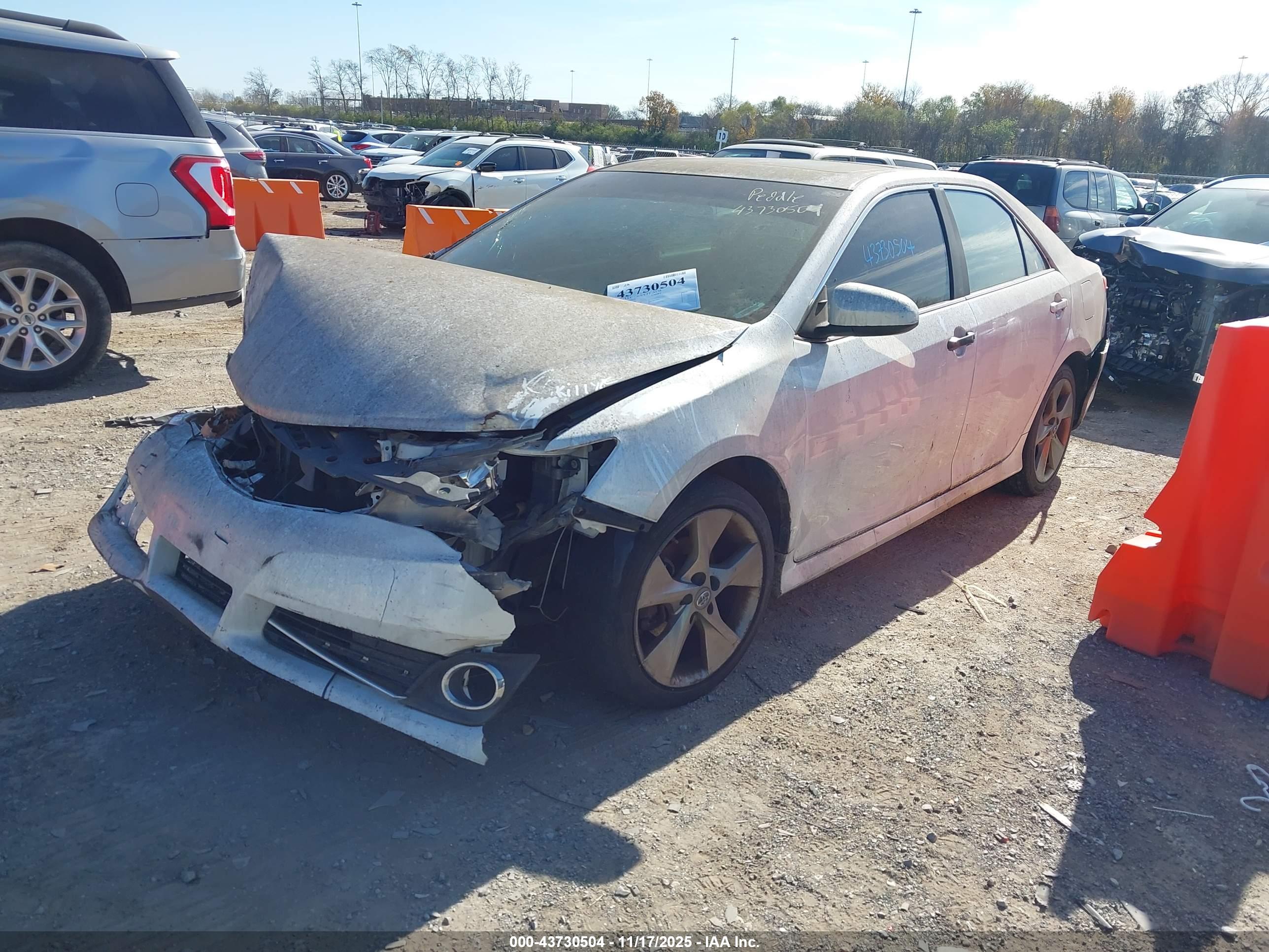 TOYOTA CAMRY image 2