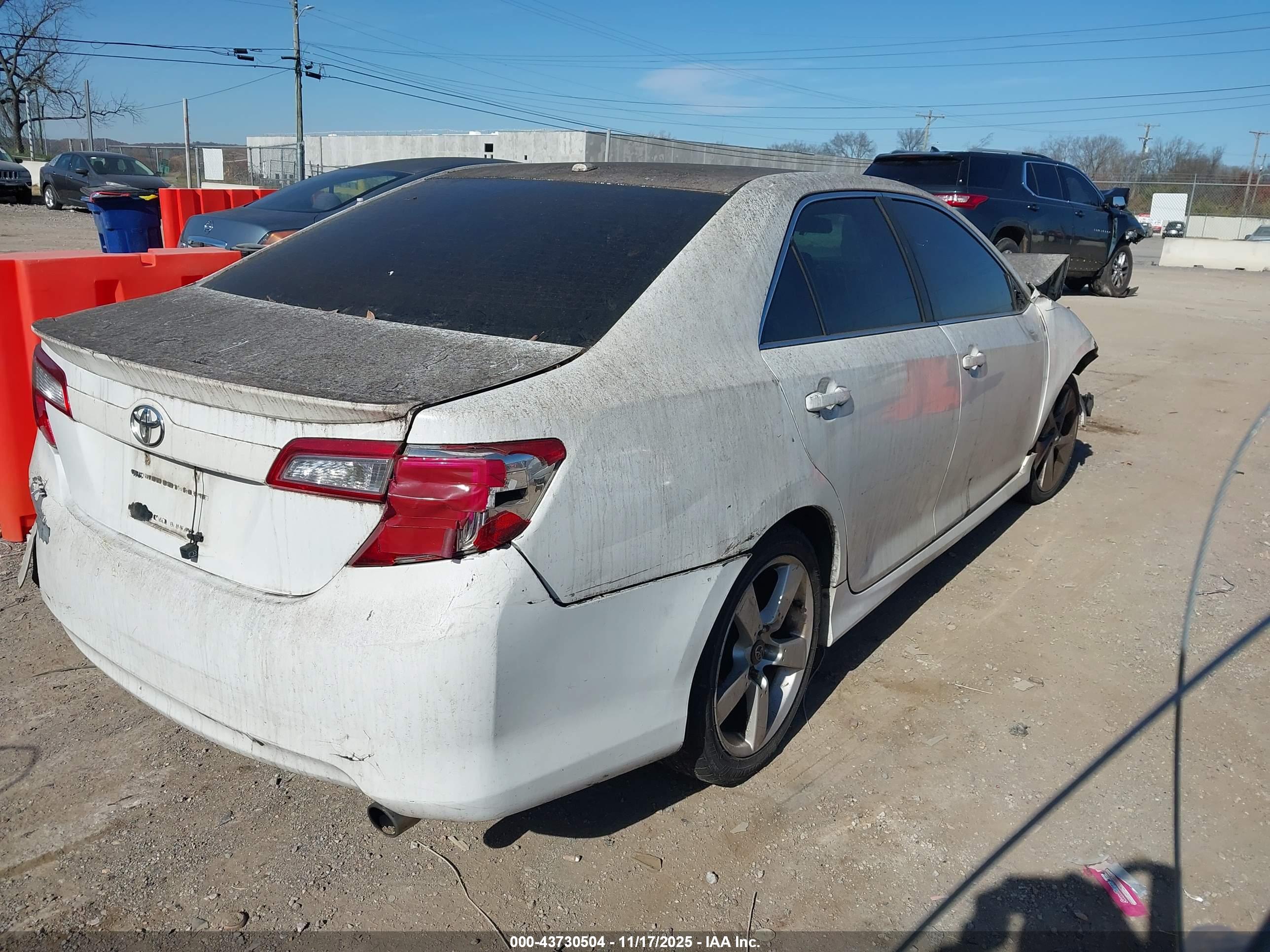 TOYOTA CAMRY image 4