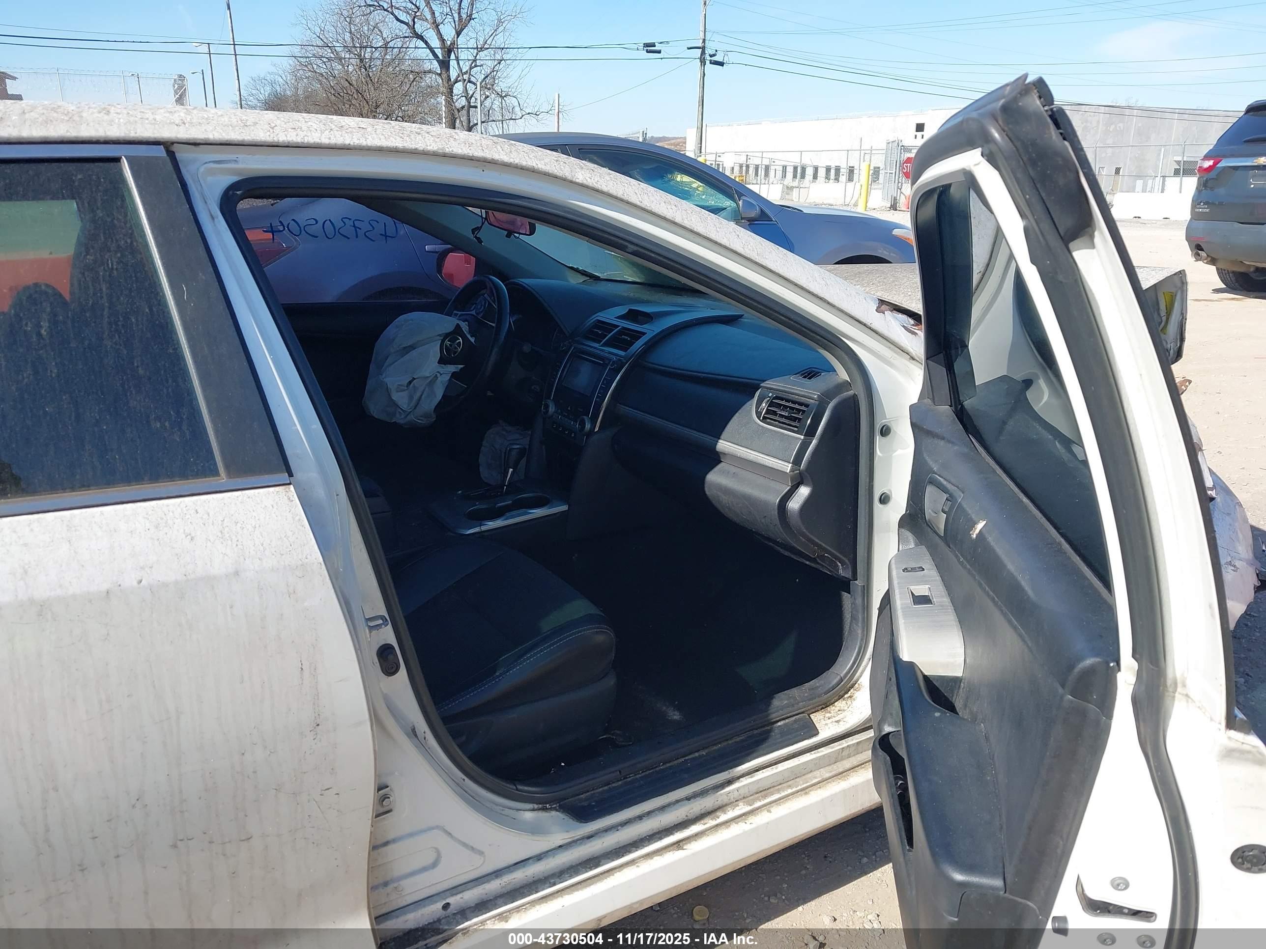 TOYOTA CAMRY image 5