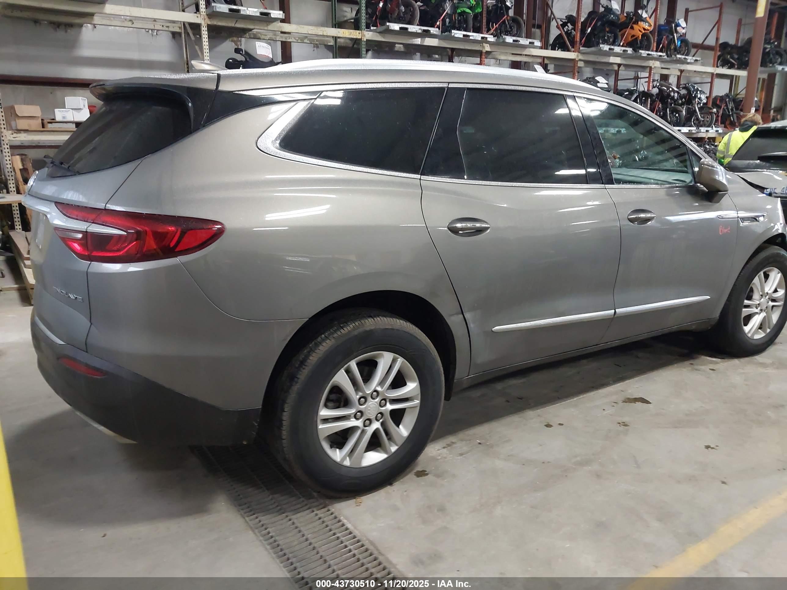 BUICK ENCLAVE image 4