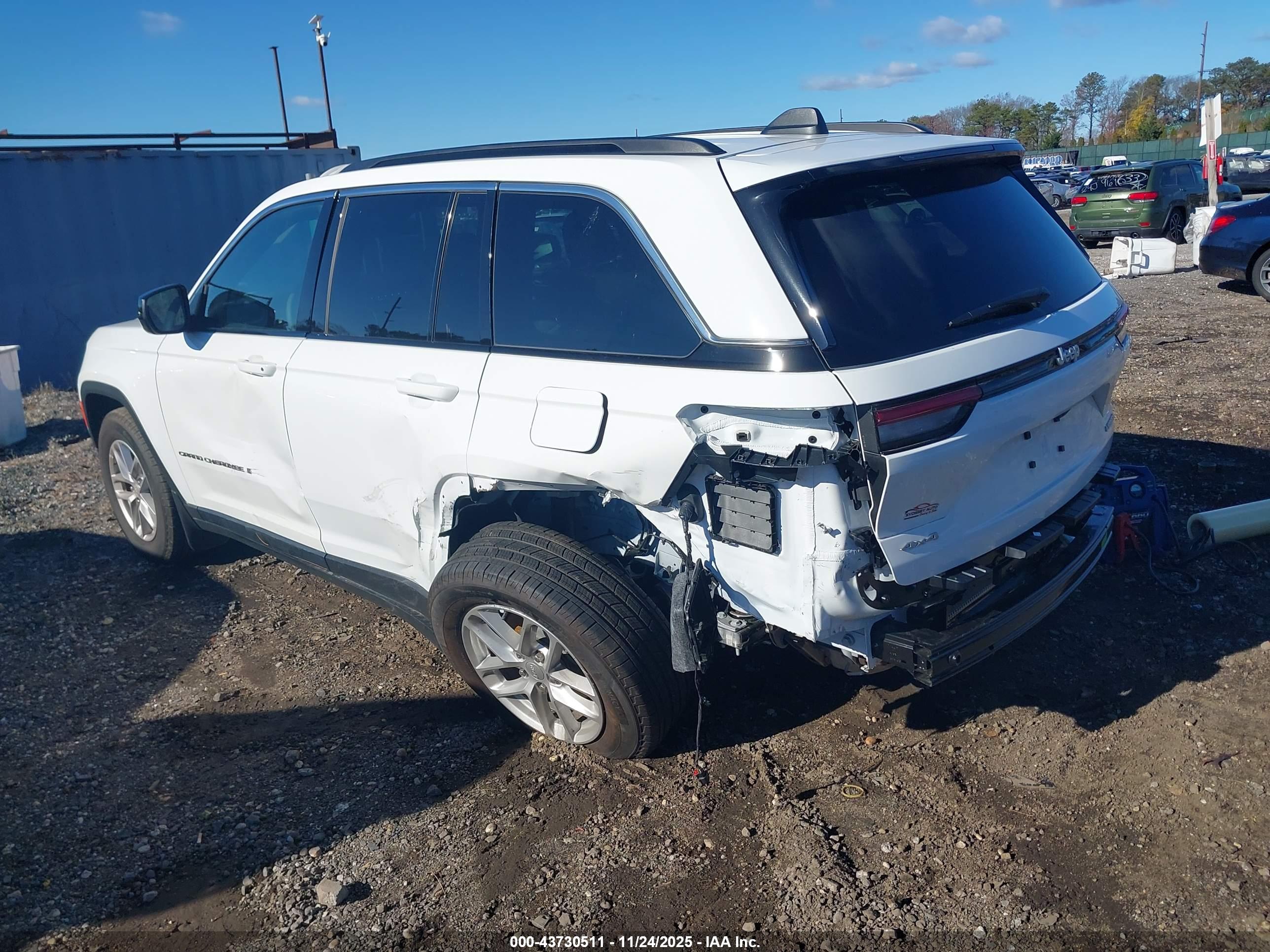 JEEP GRAND image 3