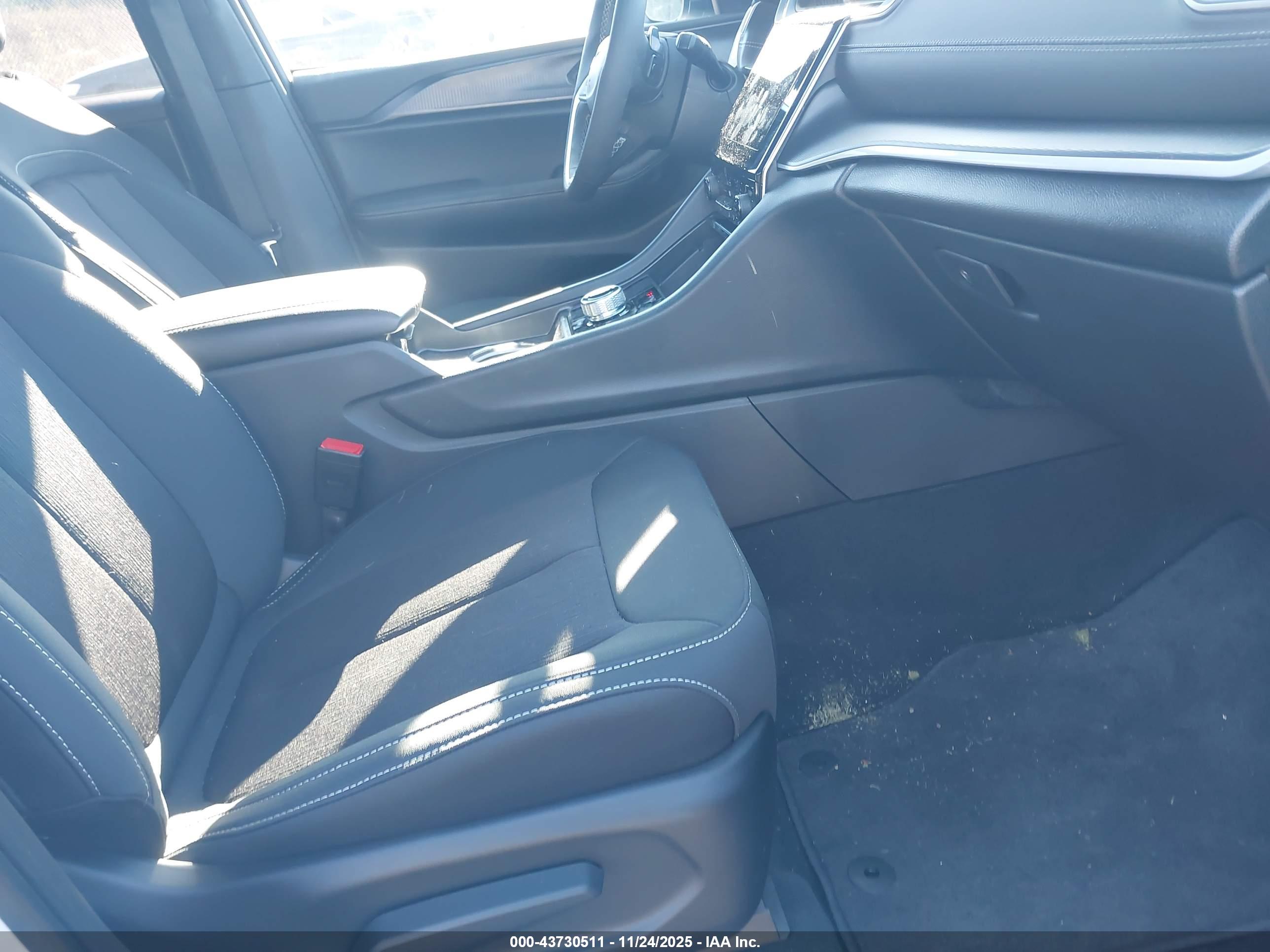 JEEP GRAND image 5