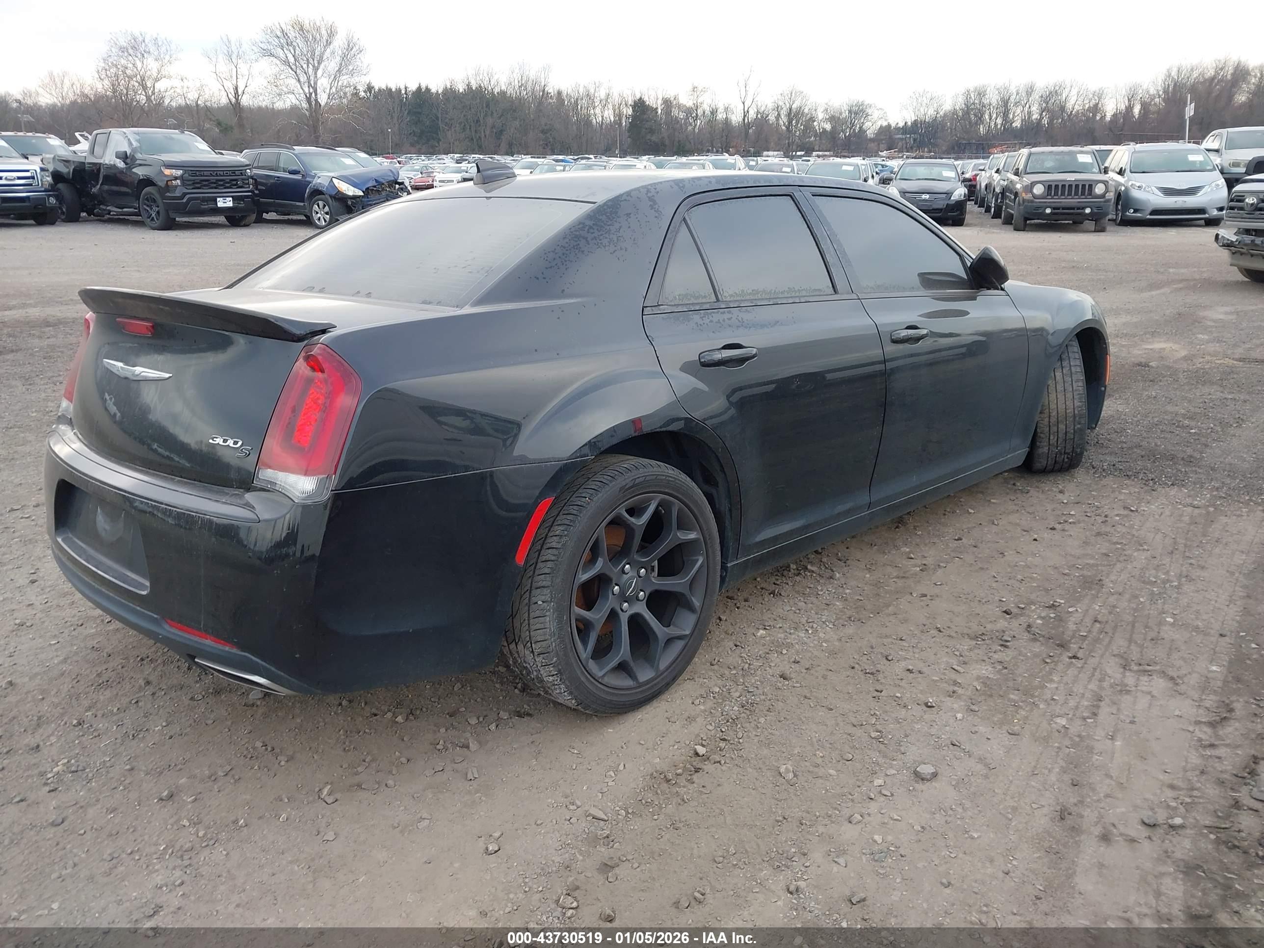 CHRYSLER 300 image 4