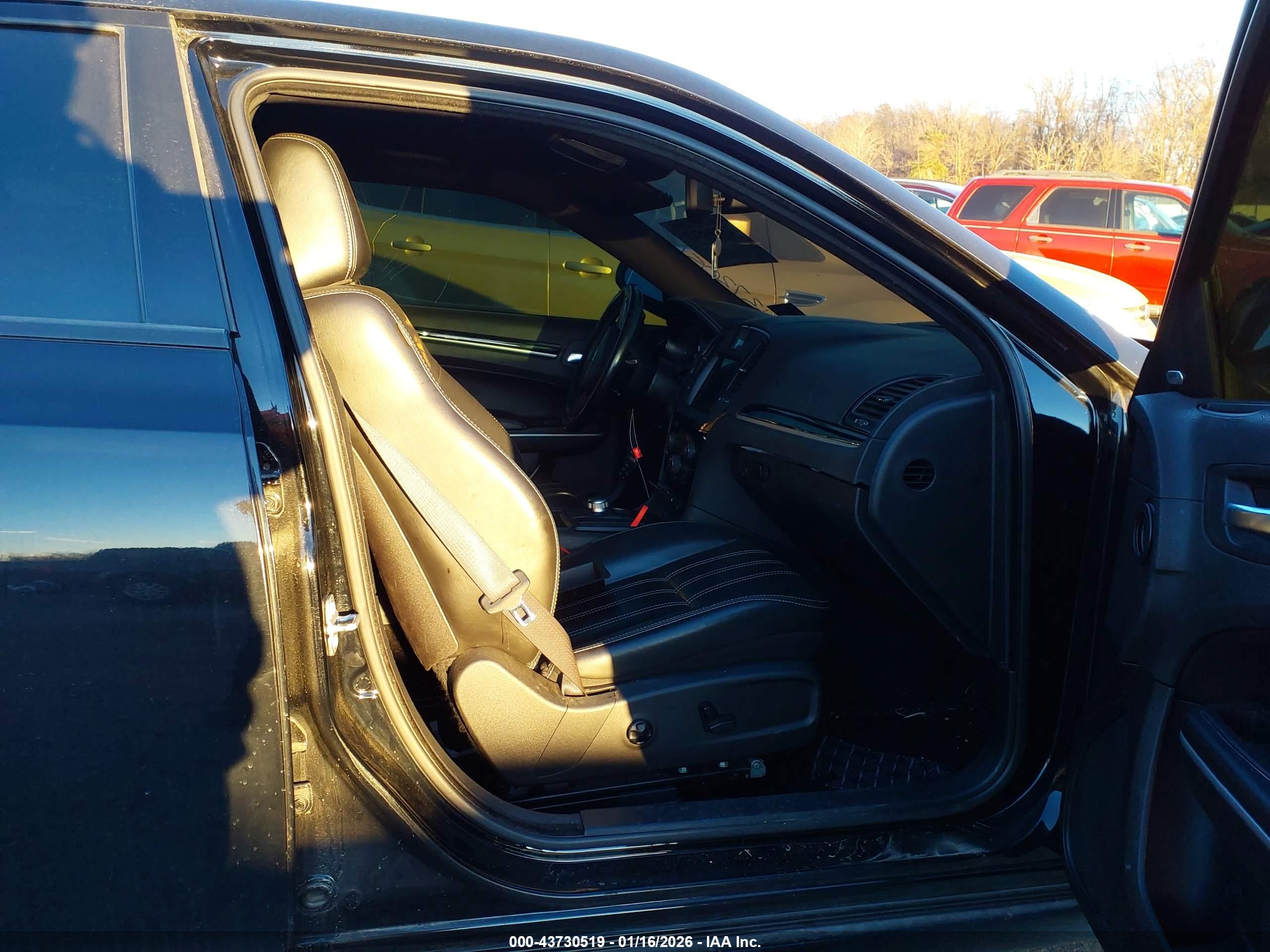 CHRYSLER 300 image 5