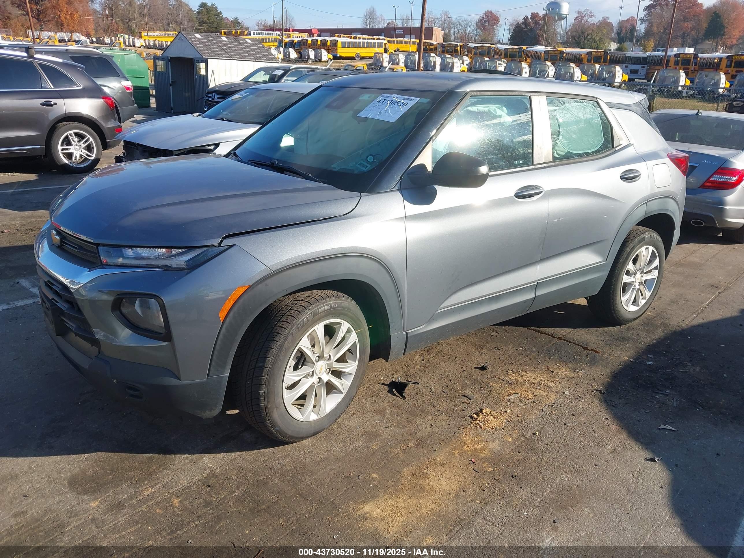 CHEVROLET TRAILBLAZER image 2