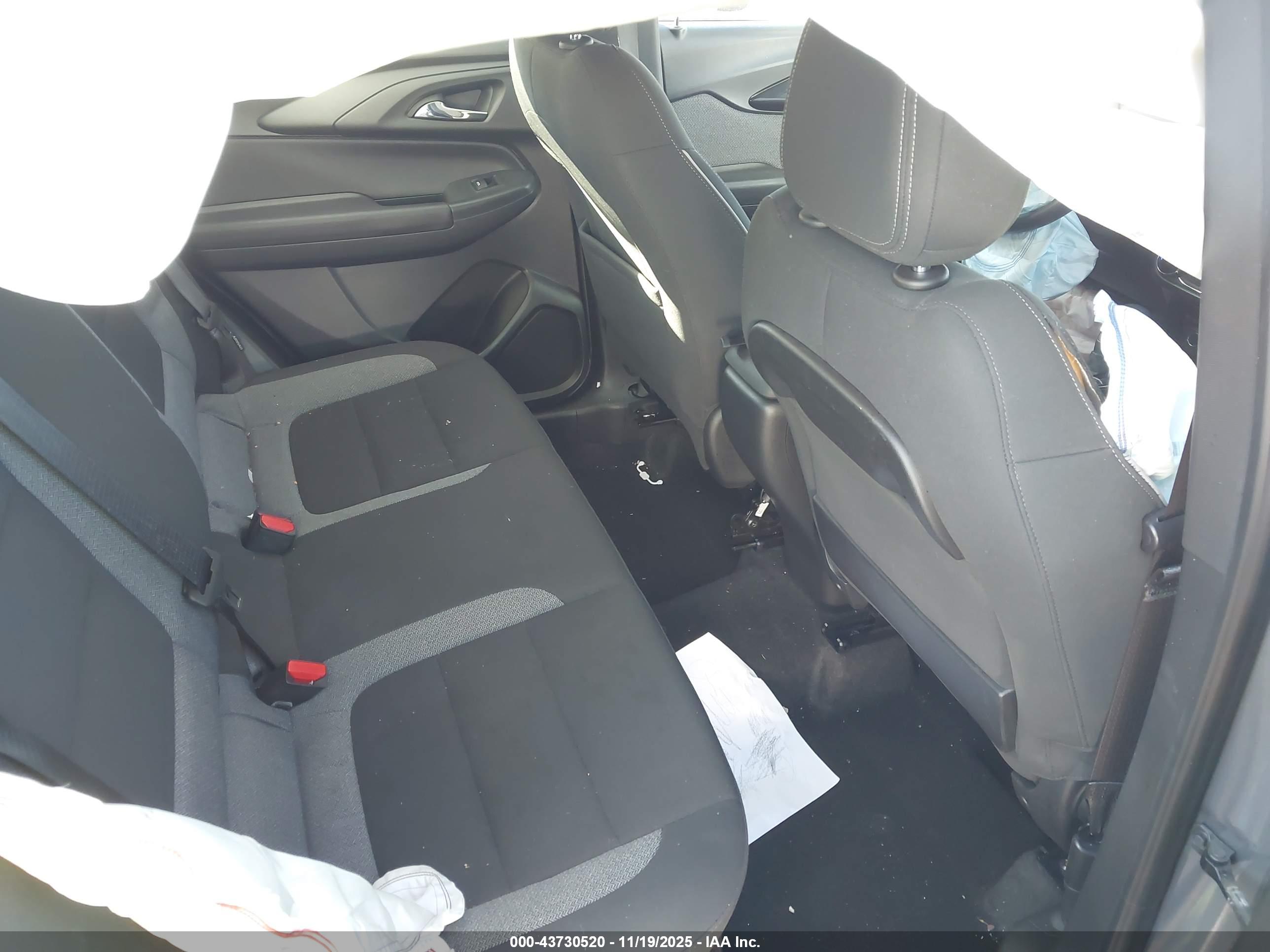 CHEVROLET TRAILBLAZER image 8