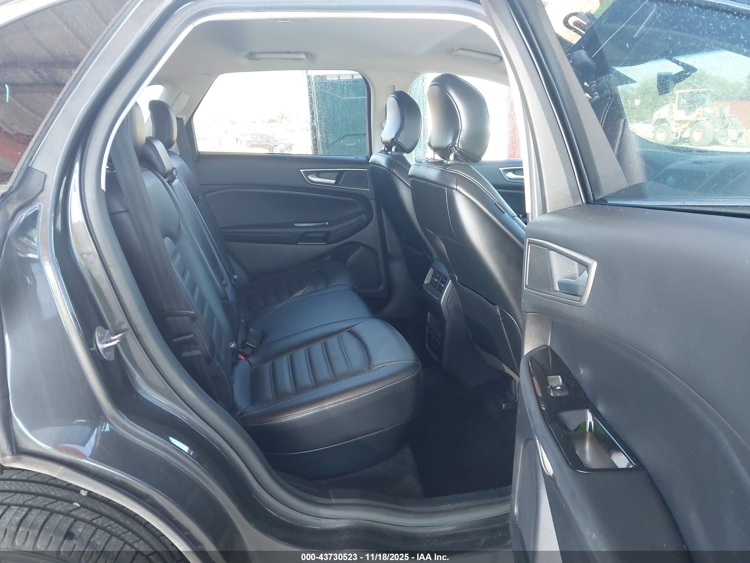 FORD EDGE image 8