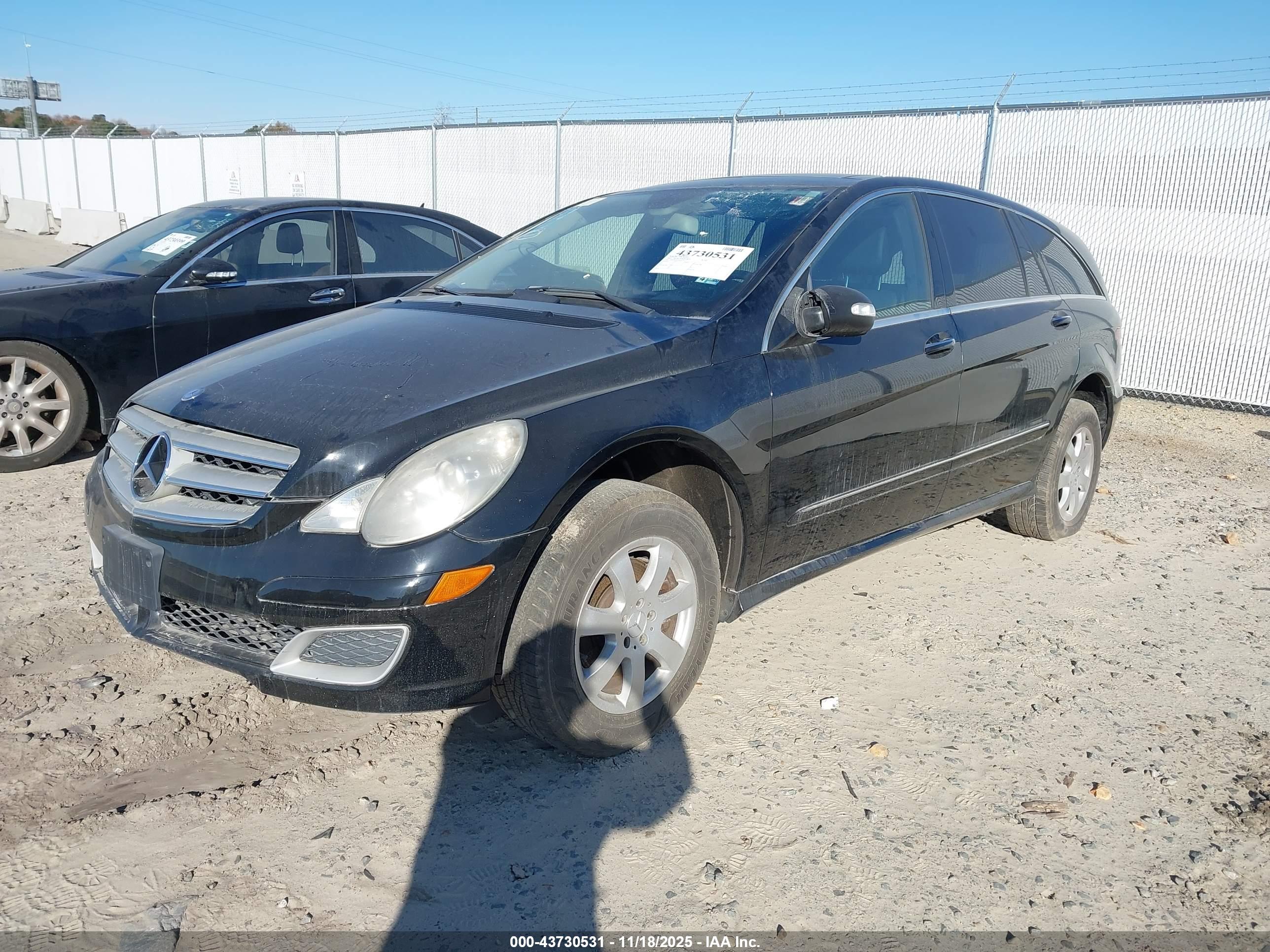 MERCEDES-BENZ R image 2