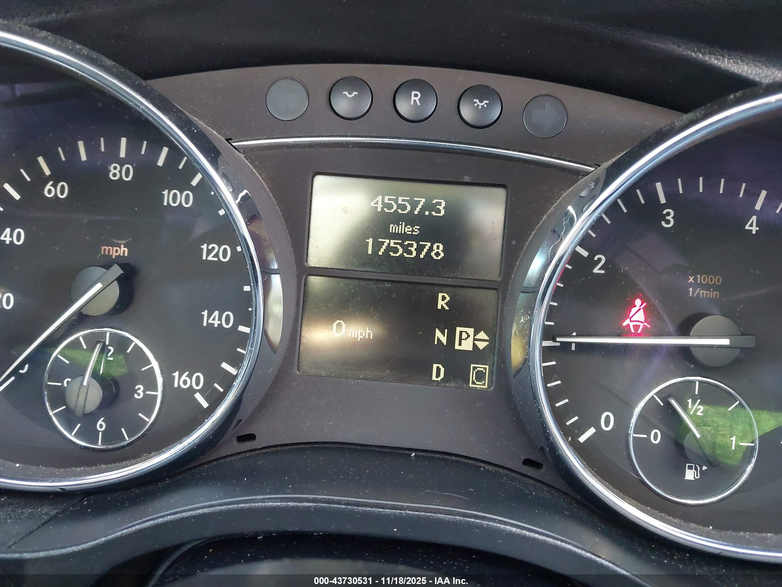MERCEDES-BENZ R image 7