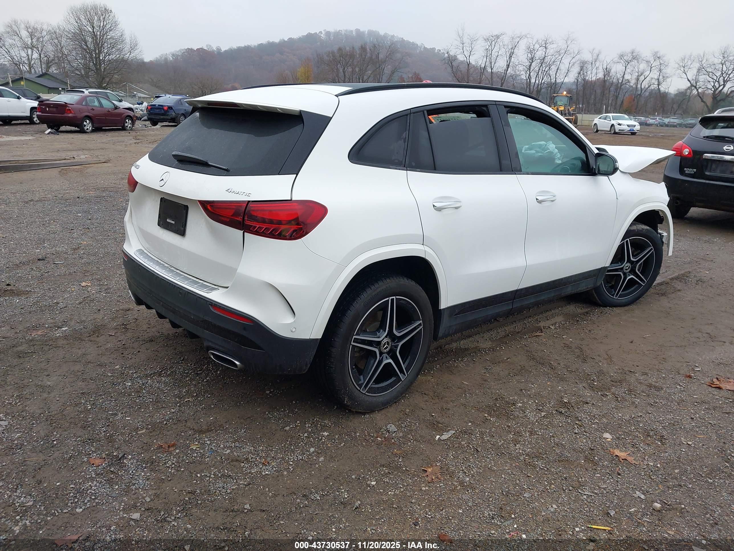 MERCEDES-BENZ GLA image 4