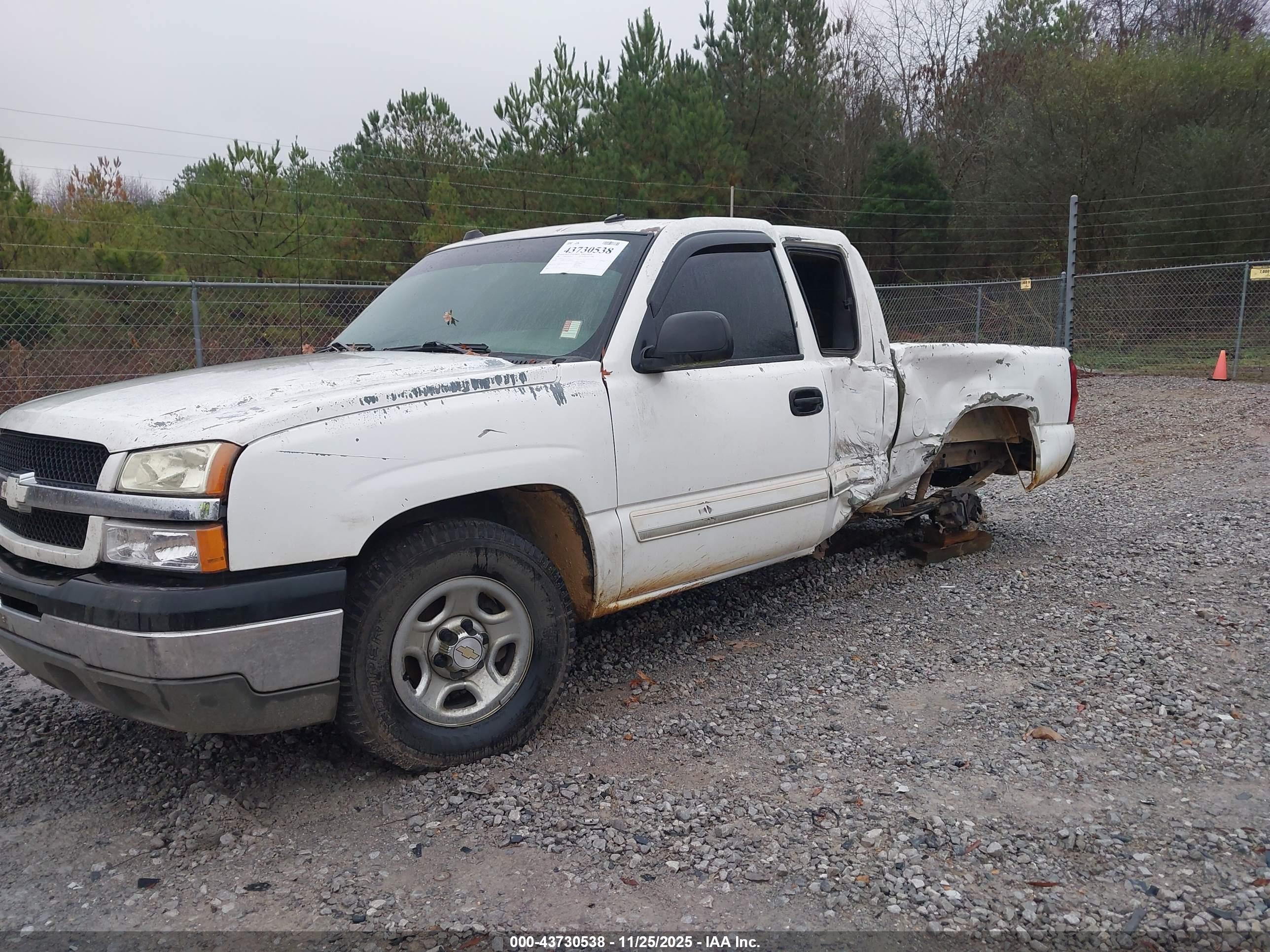 CHEVROLET SILVERADO image 6