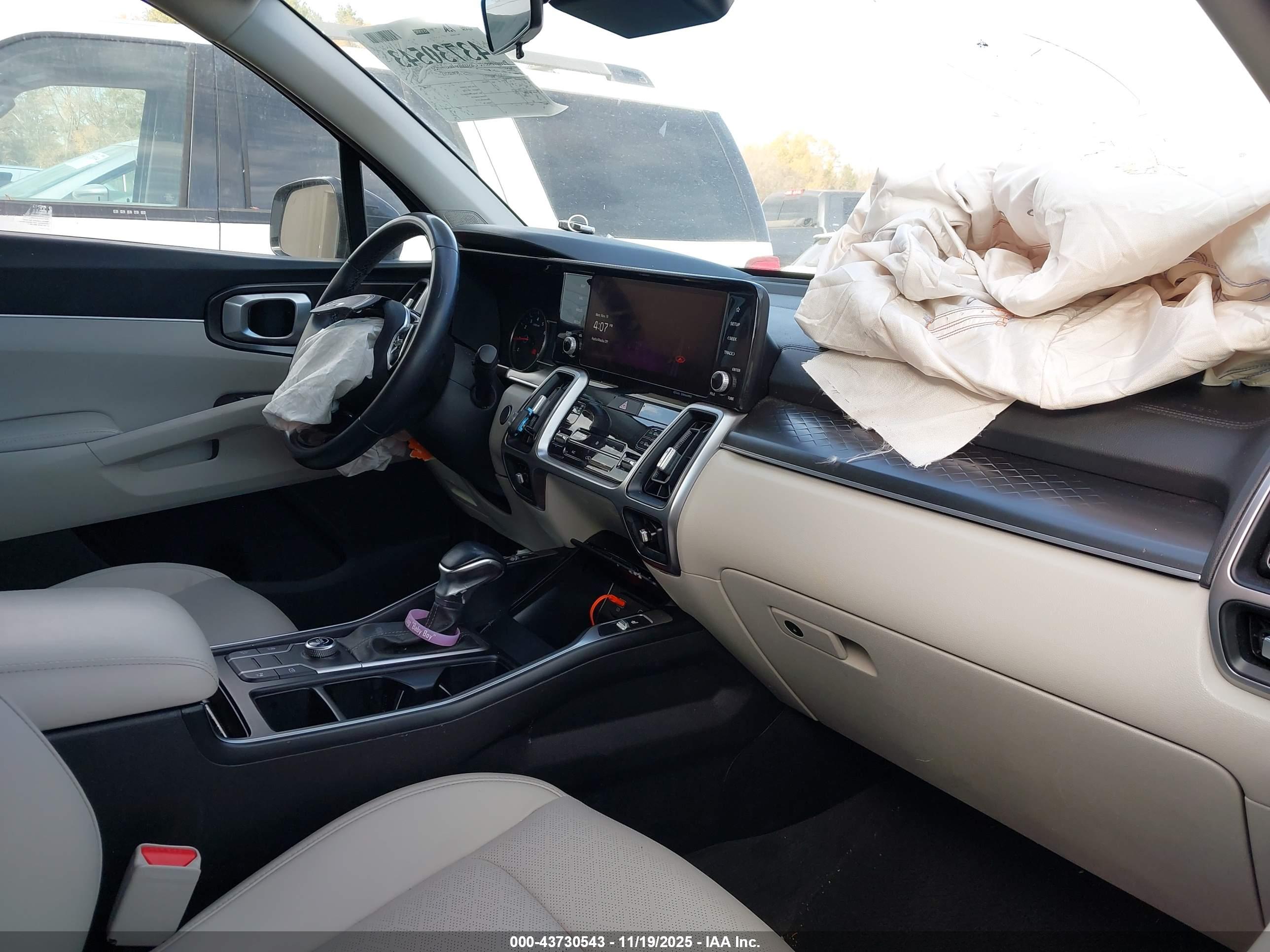 KIA SORENTO image 5