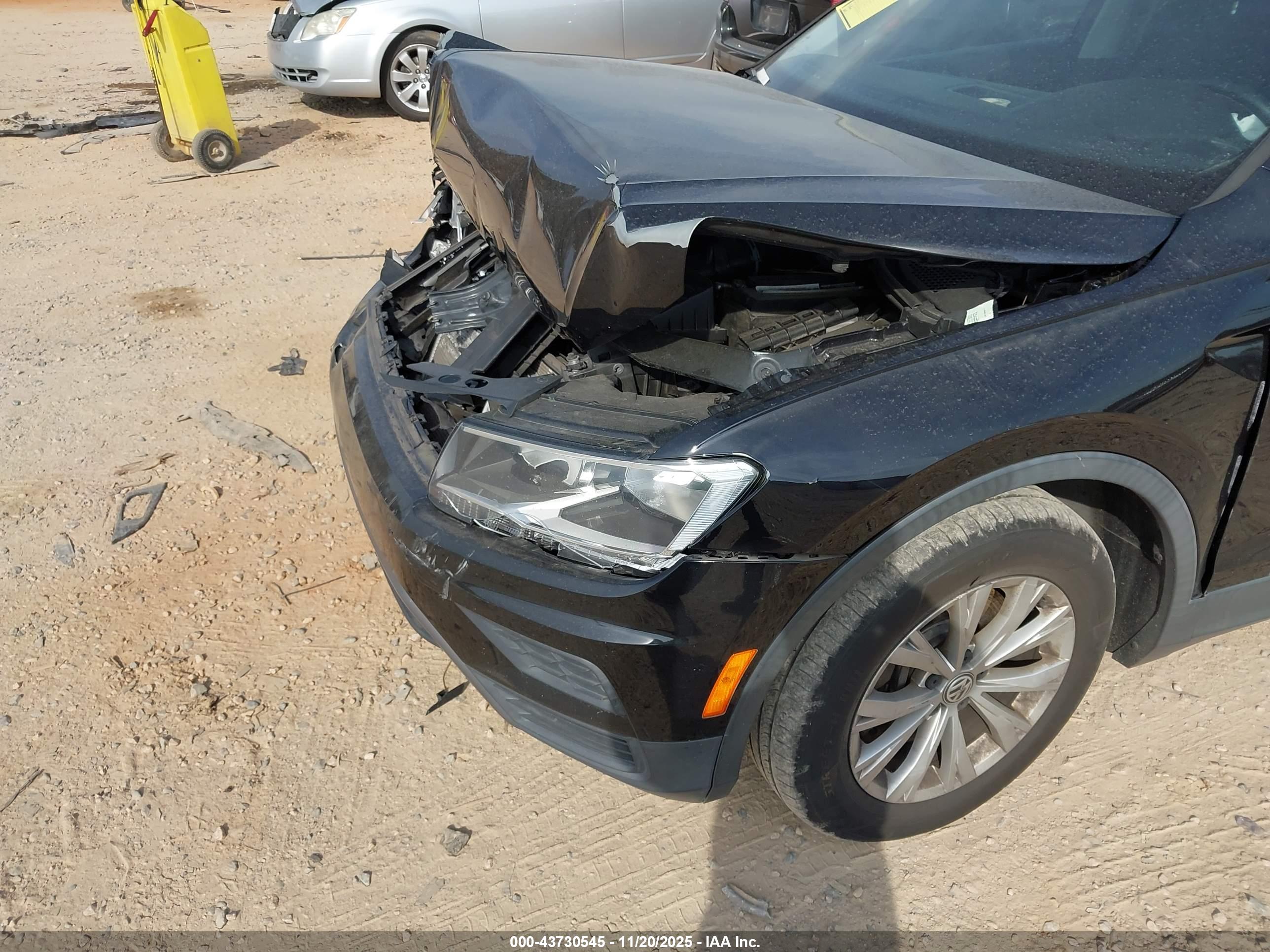 VOLKSWAGEN TIGUAN image 6