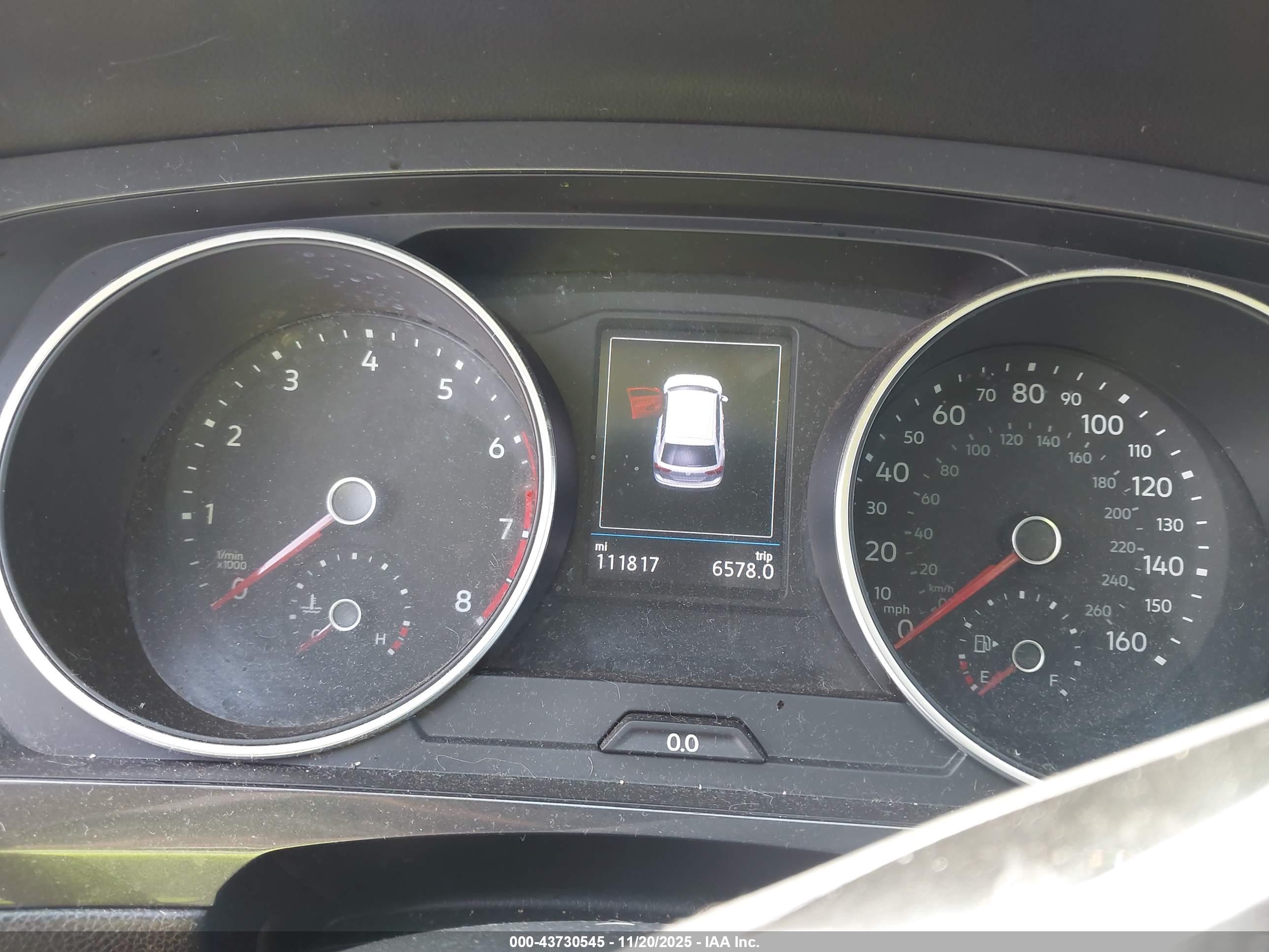 VOLKSWAGEN TIGUAN image 7