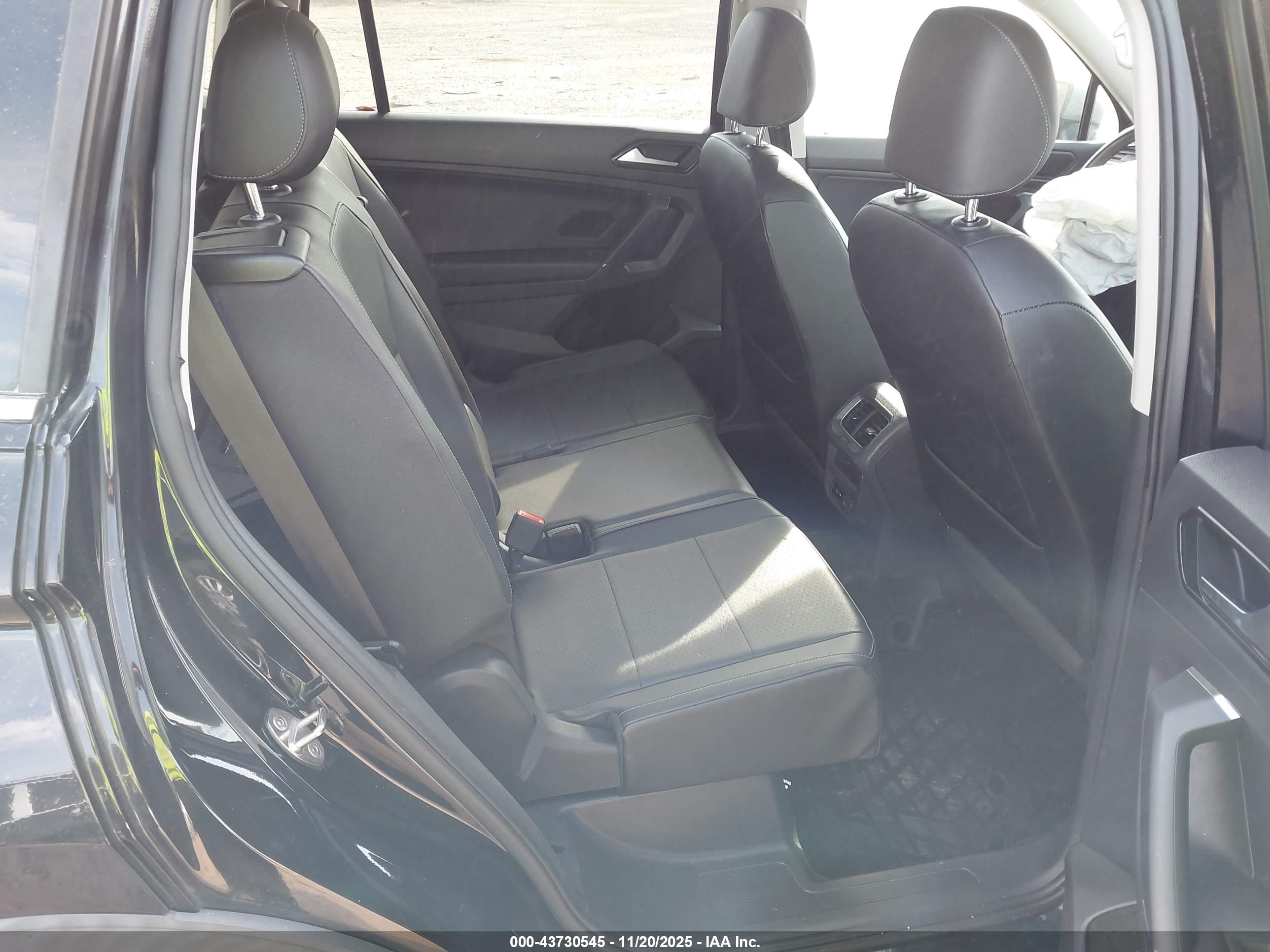 VOLKSWAGEN TIGUAN image 8