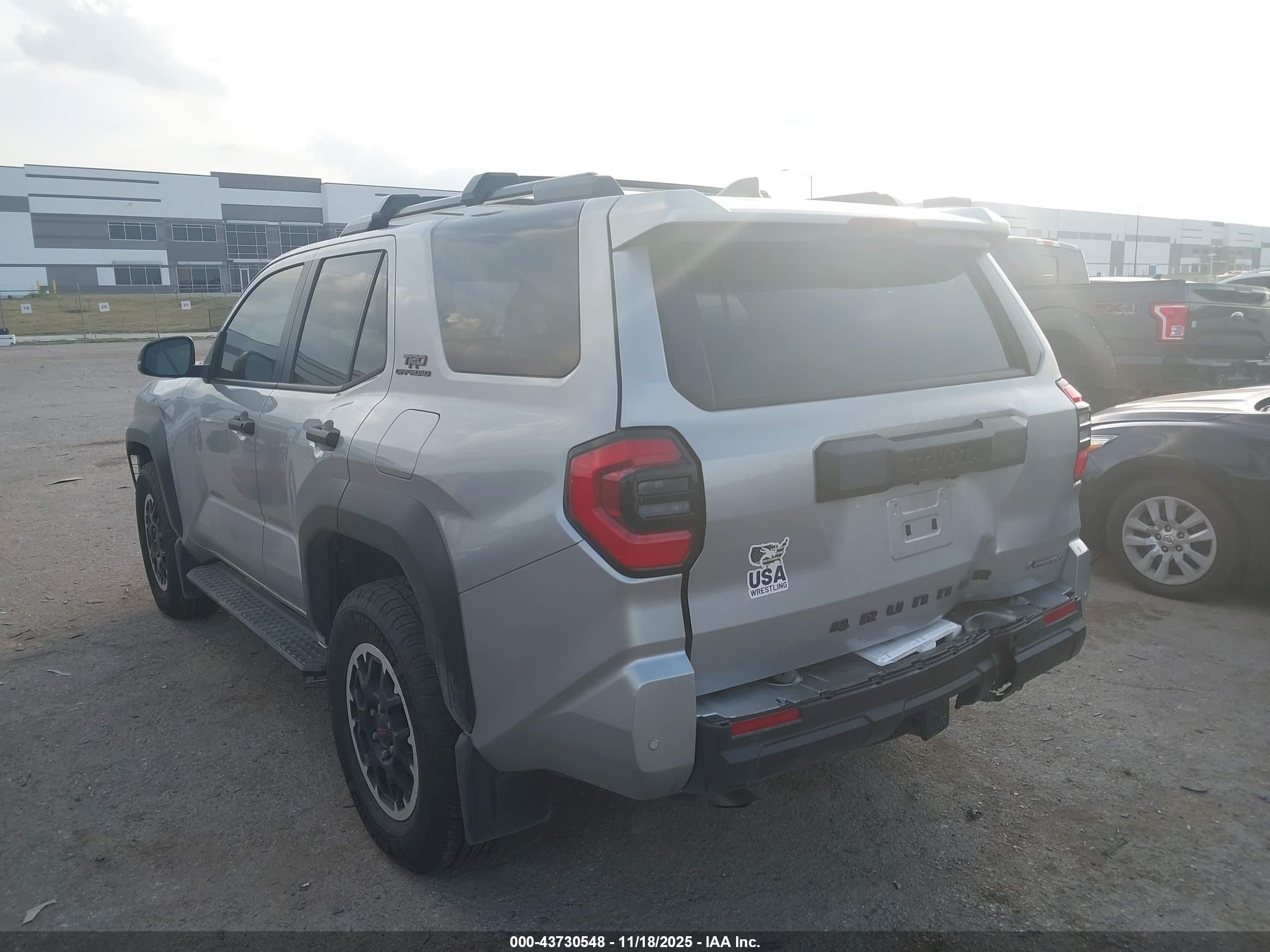 TOYOTA 4RUNNER image 3