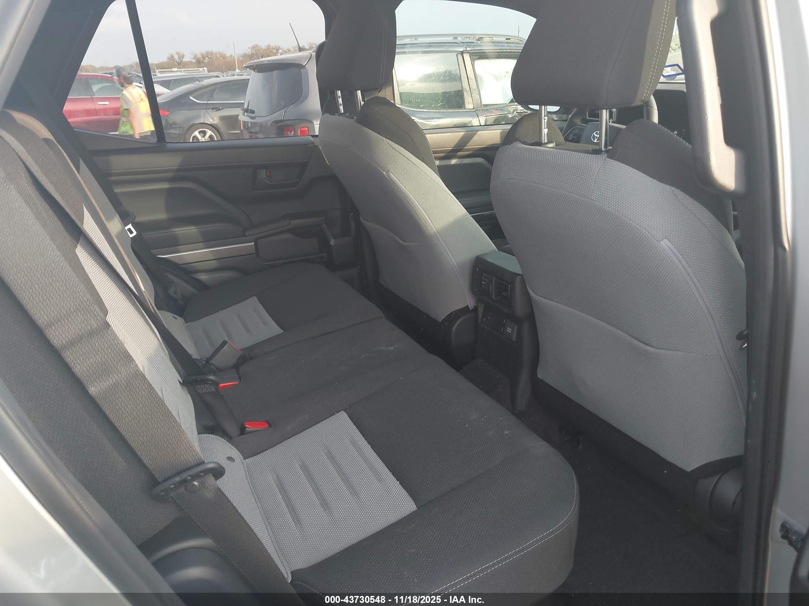 TOYOTA 4RUNNER image 8