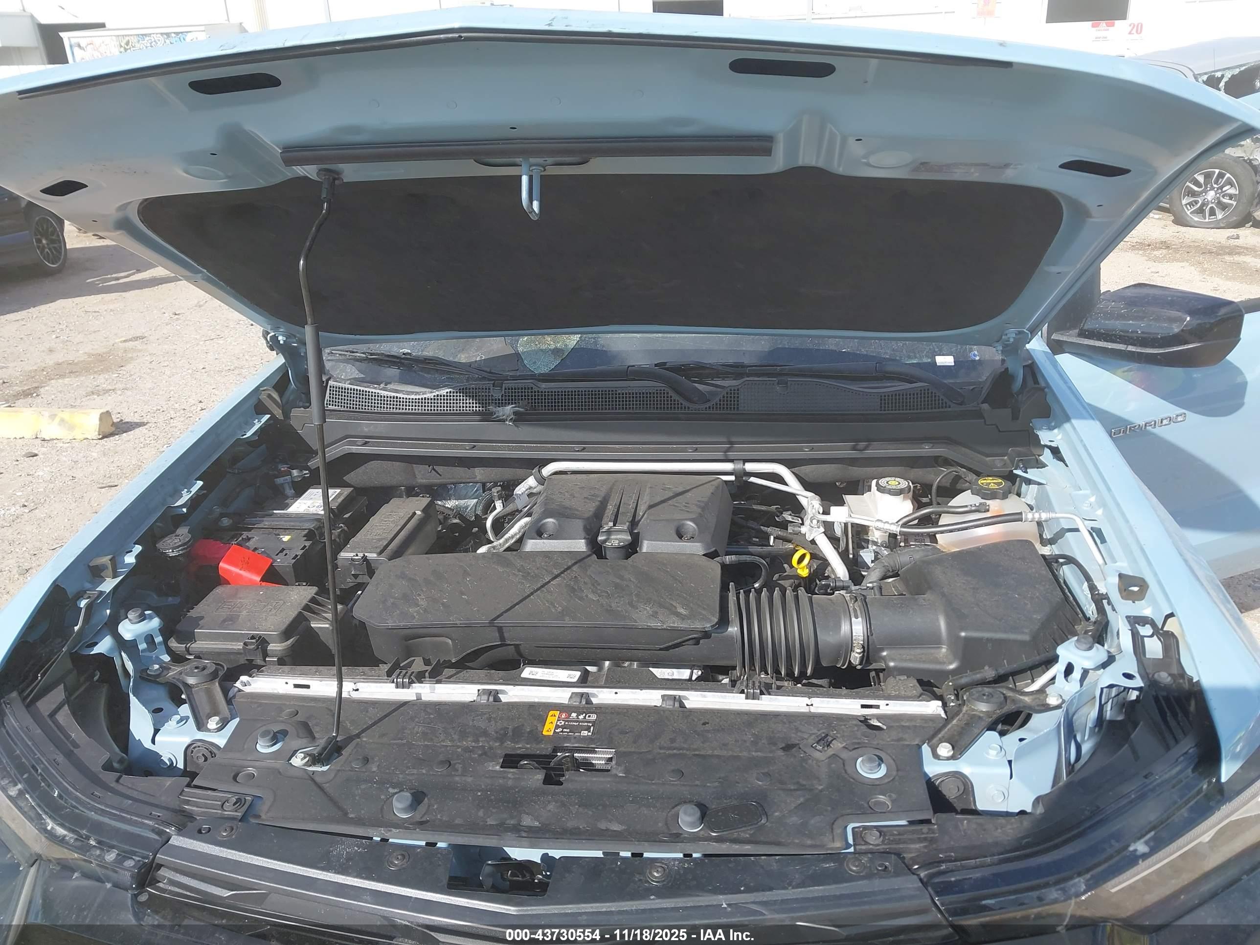 CHEVROLET COLORADO image 10