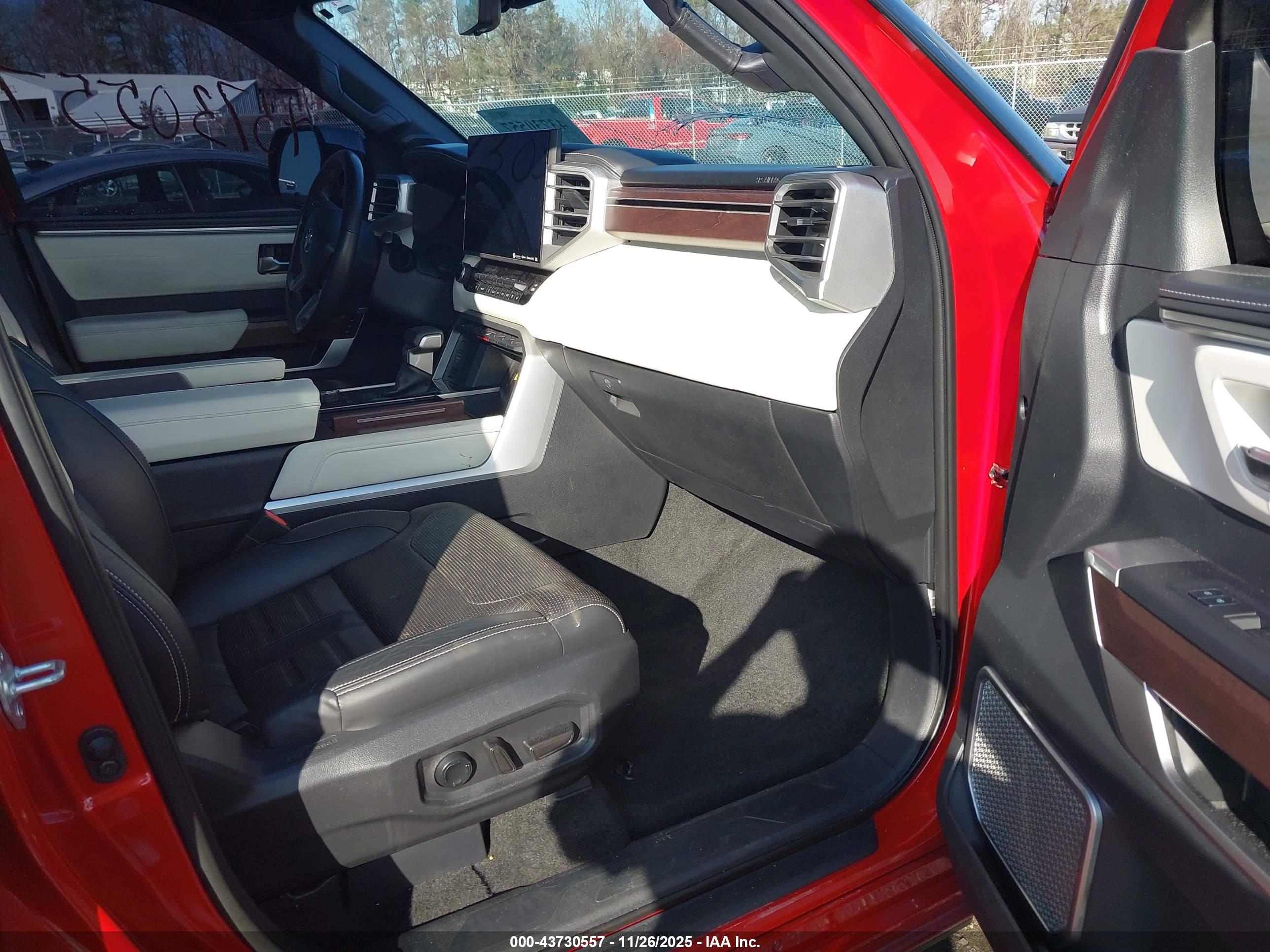 TOYOTA TUNDRA image 5