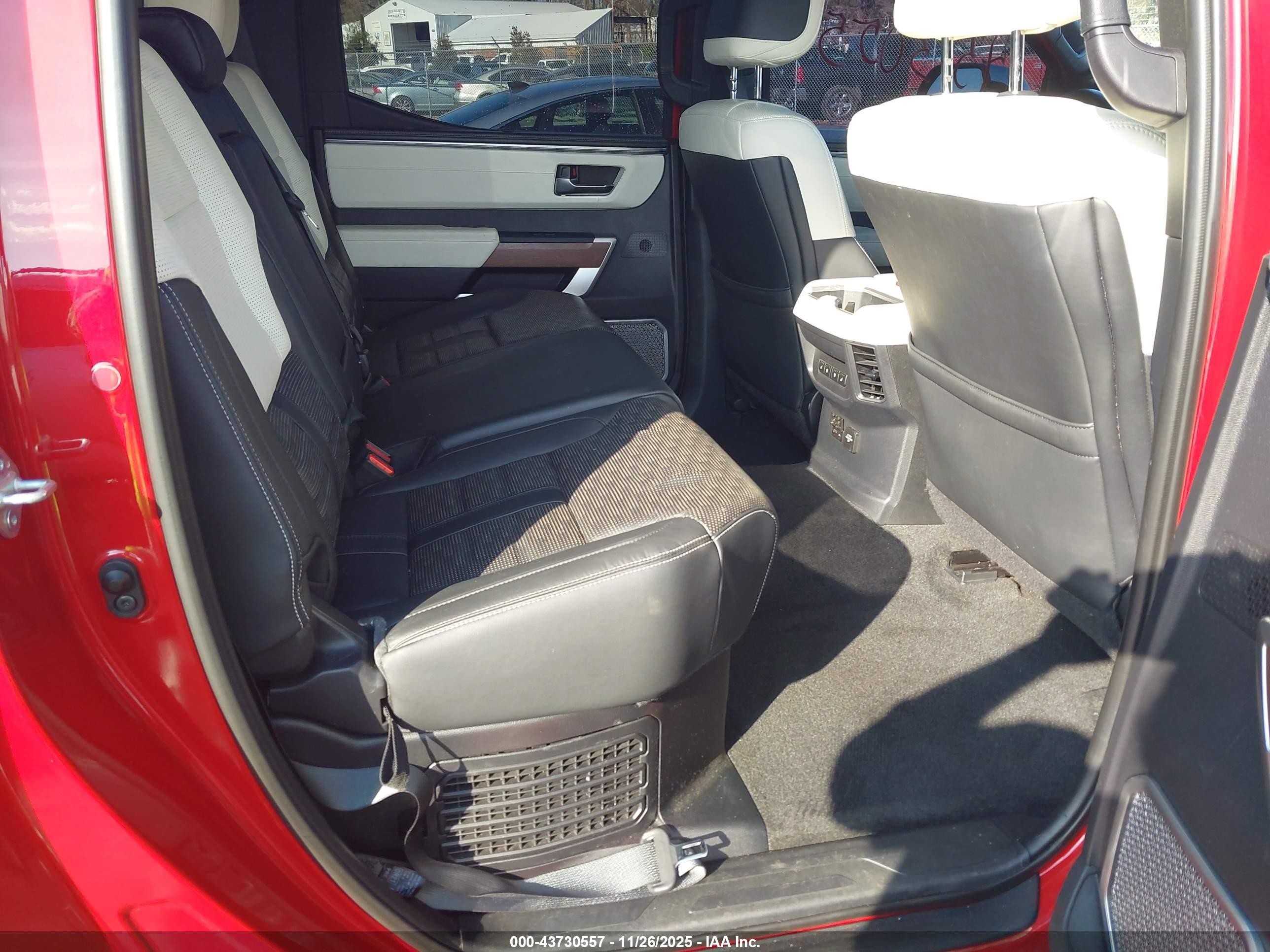 TOYOTA TUNDRA image 8