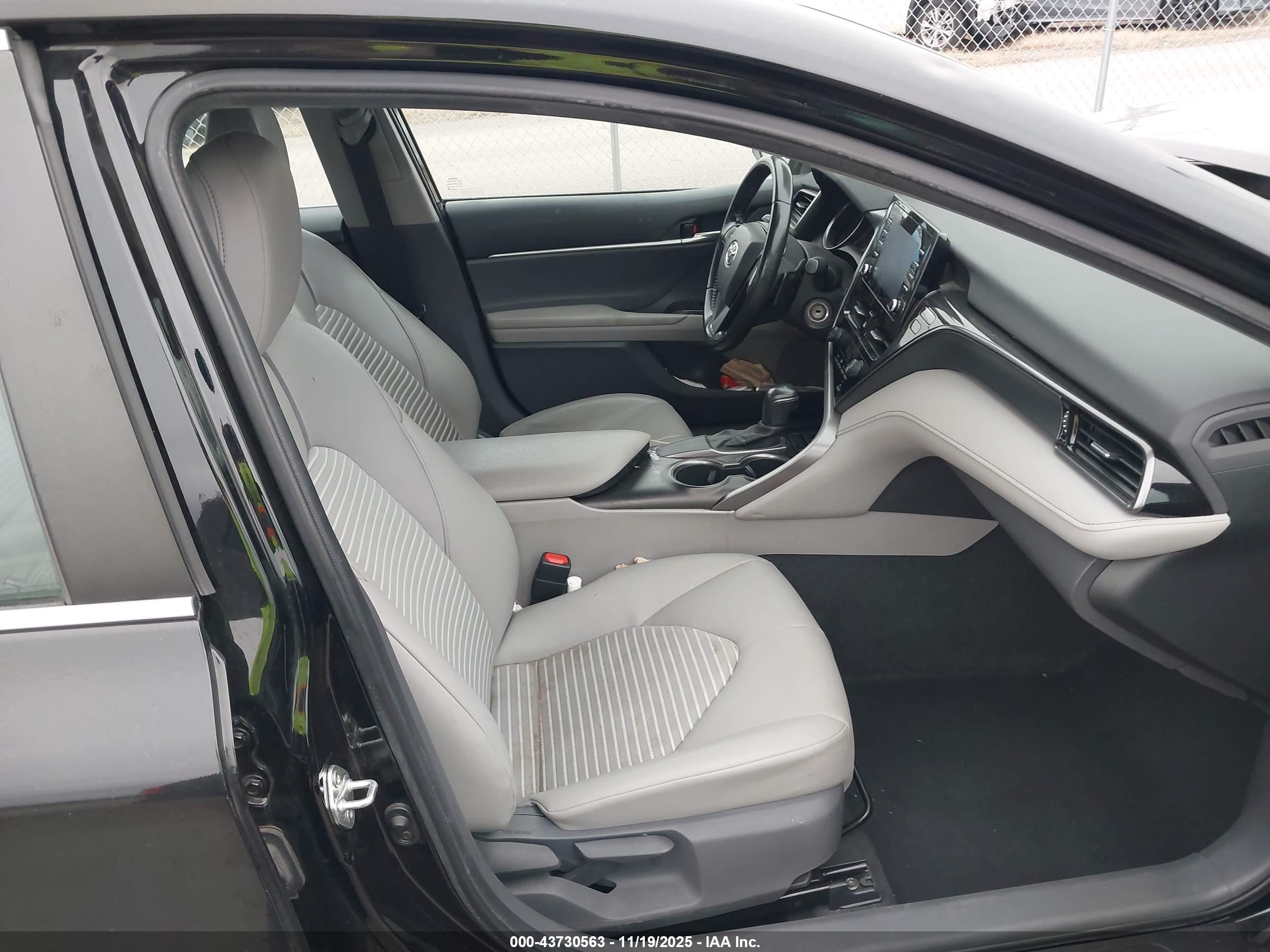 TOYOTA CAMRY image 5