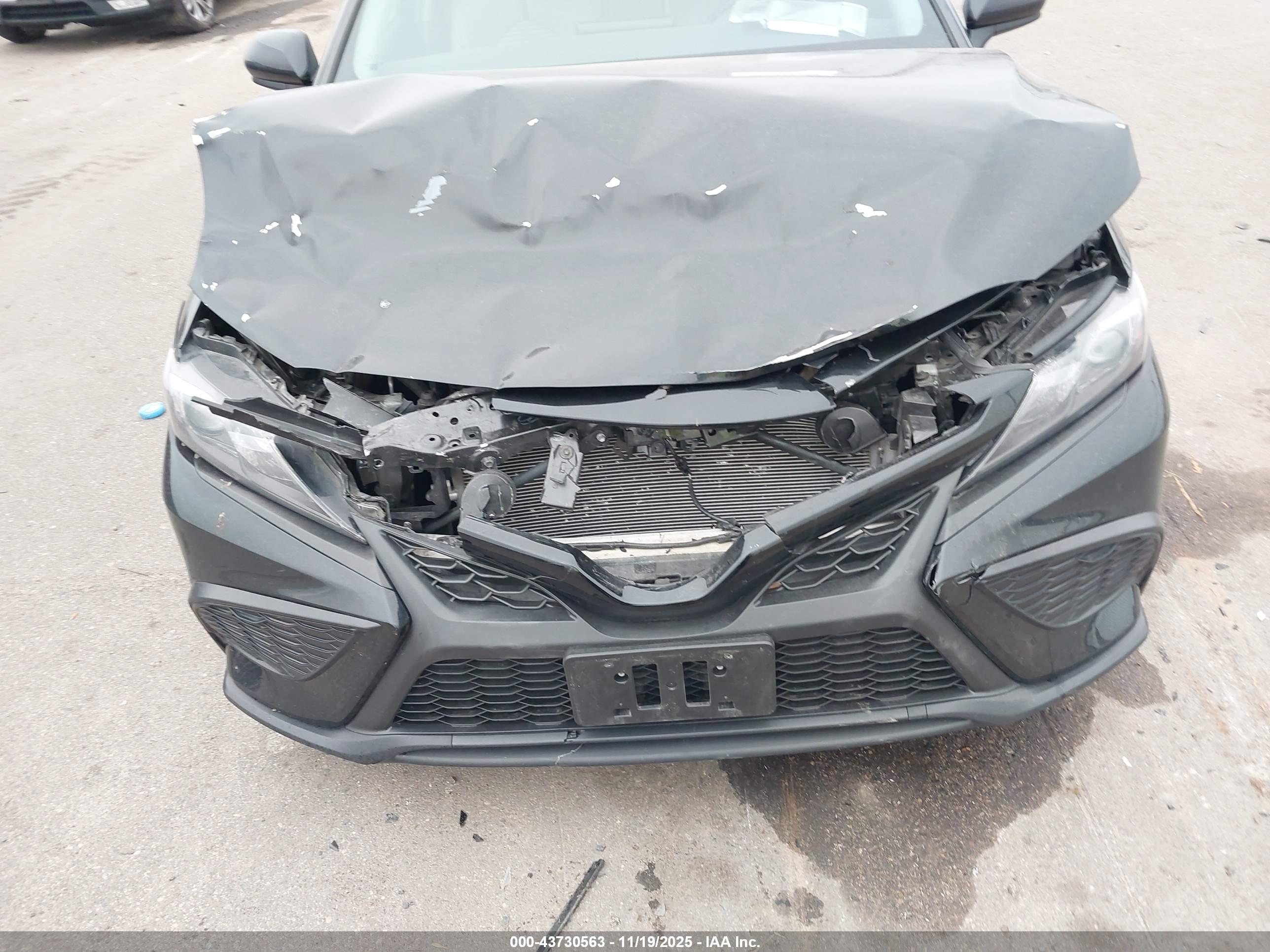 TOYOTA CAMRY image 6