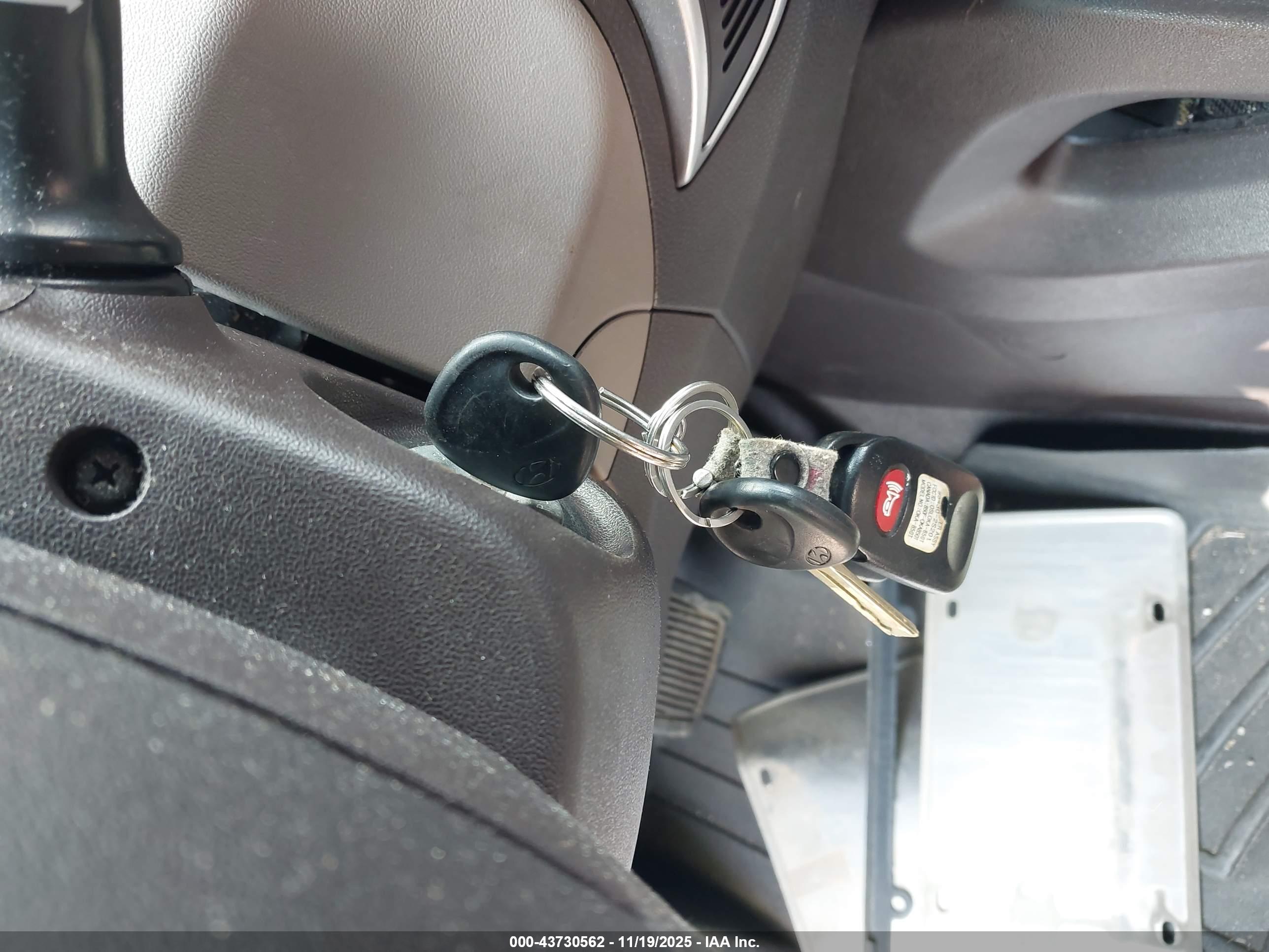 HYUNDAI TUCSON image 11