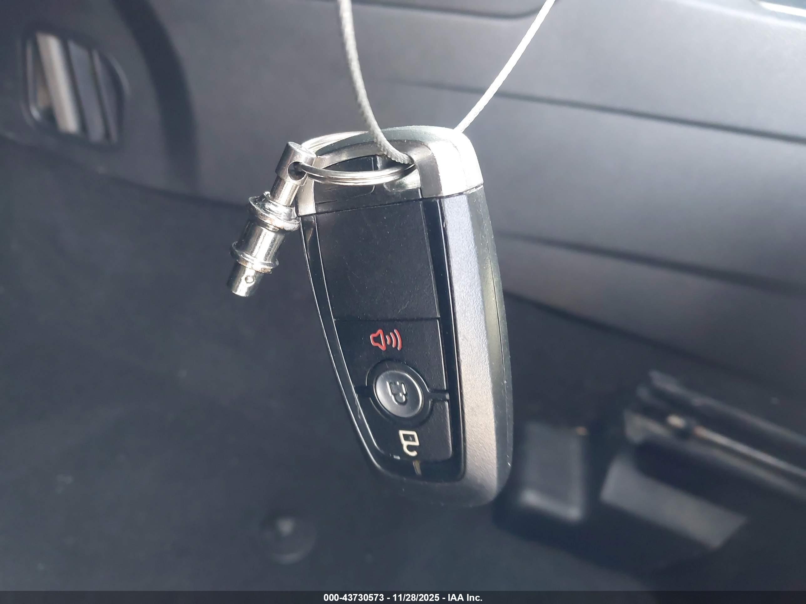 FORD EXPLORER image 11