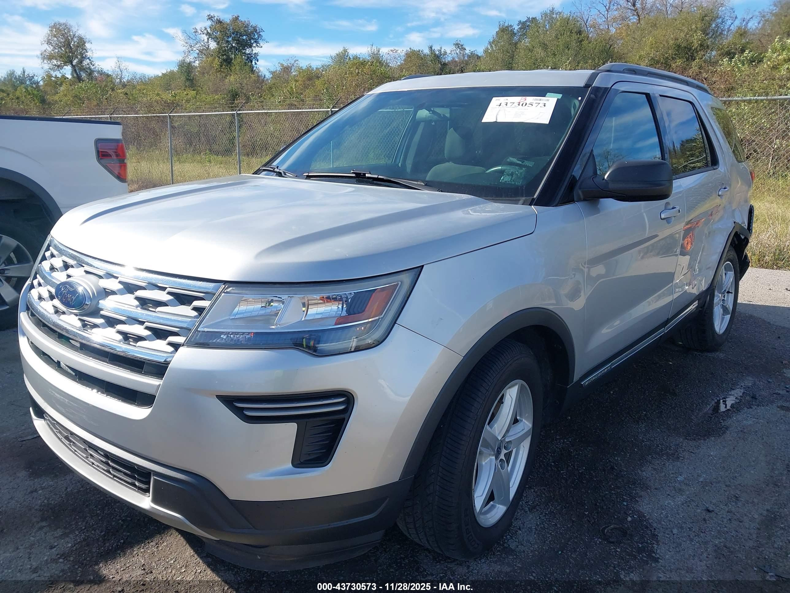 FORD EXPLORER image 2