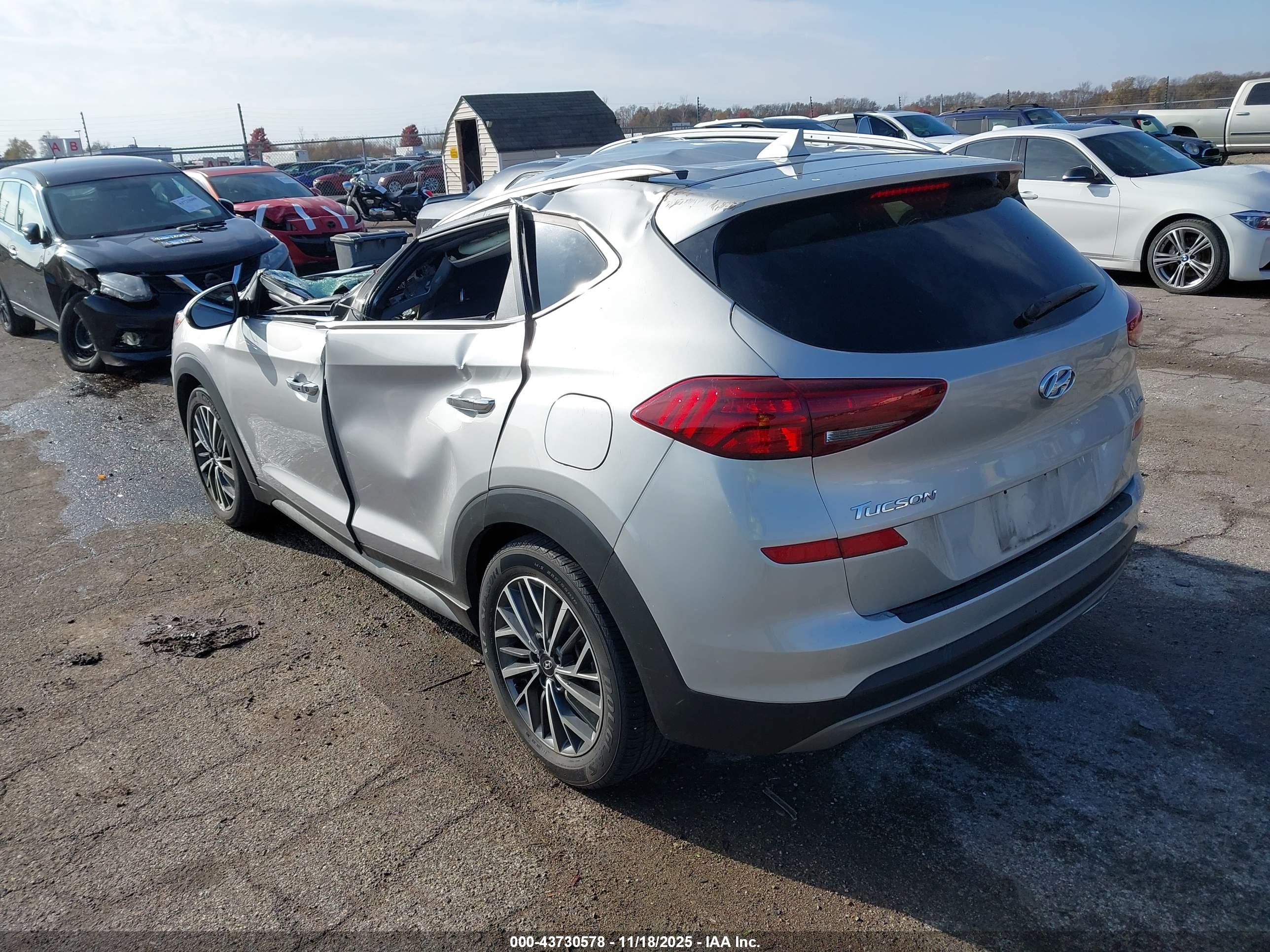 HYUNDAI TUCSON image 3