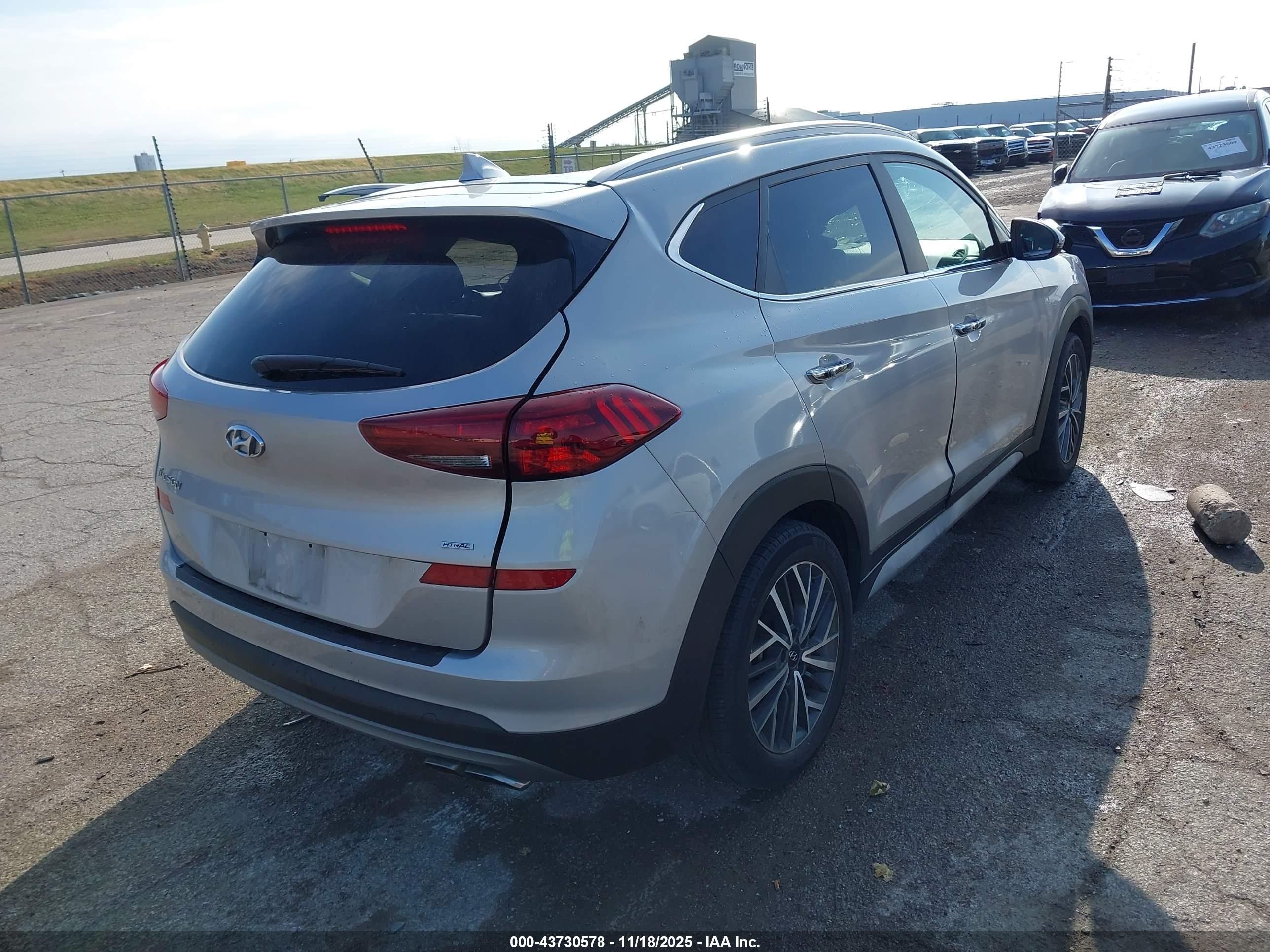 HYUNDAI TUCSON image 4