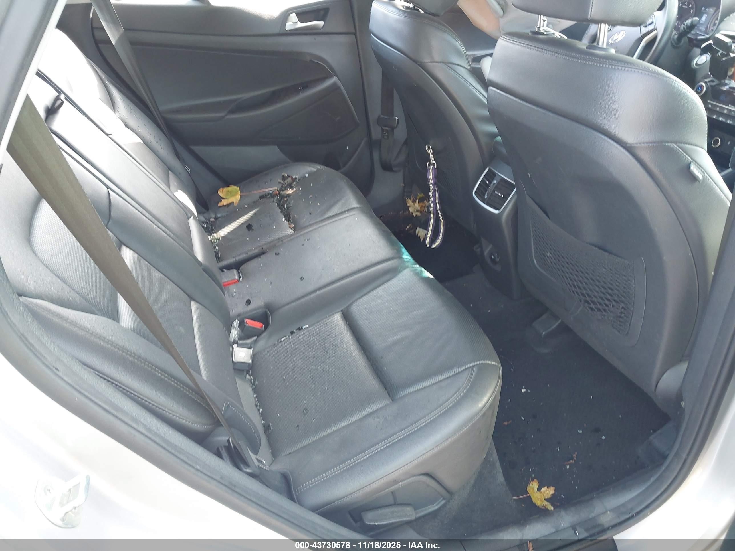 HYUNDAI TUCSON image 8