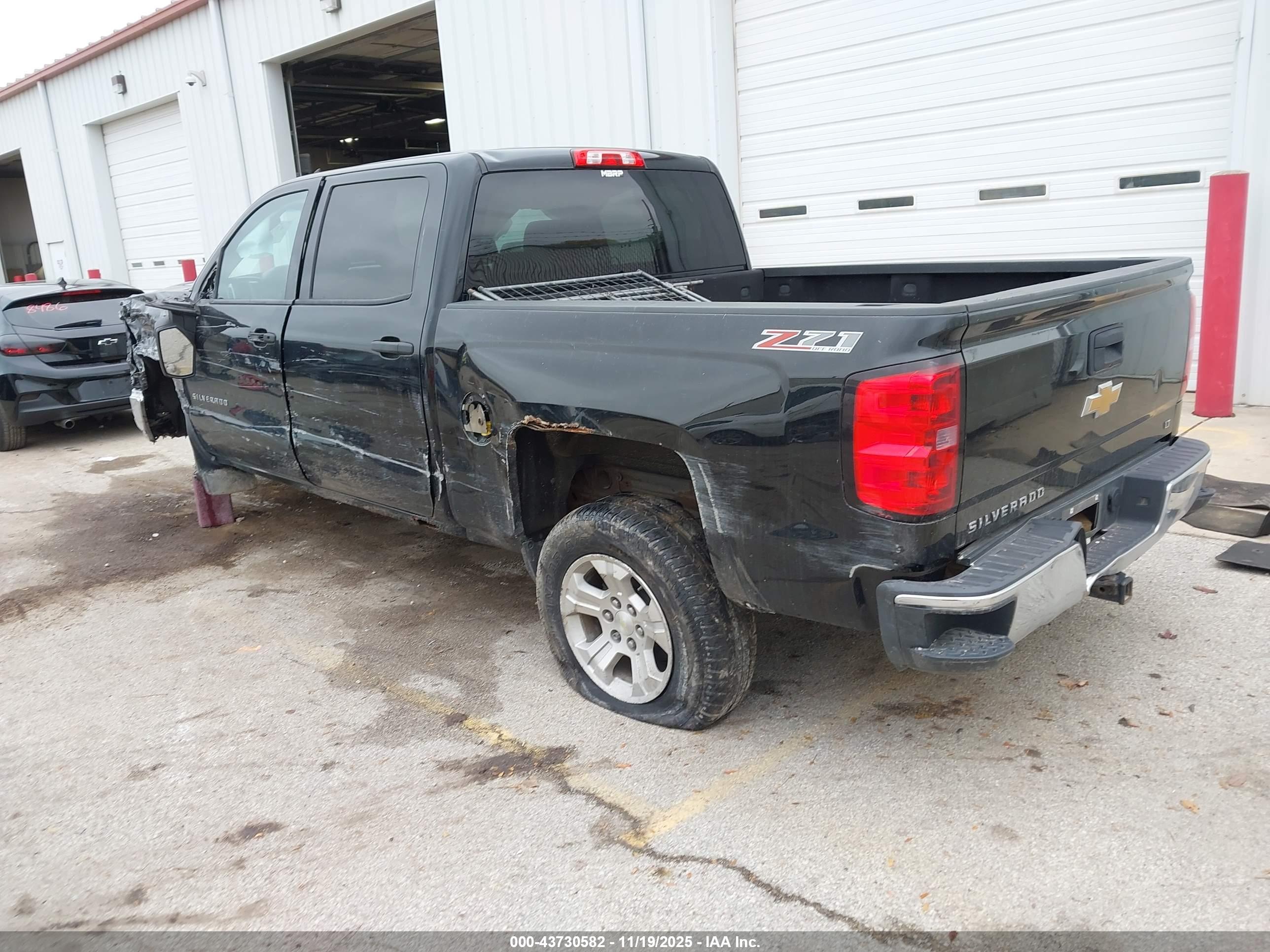 CHEVROLET SILVERADO image 3