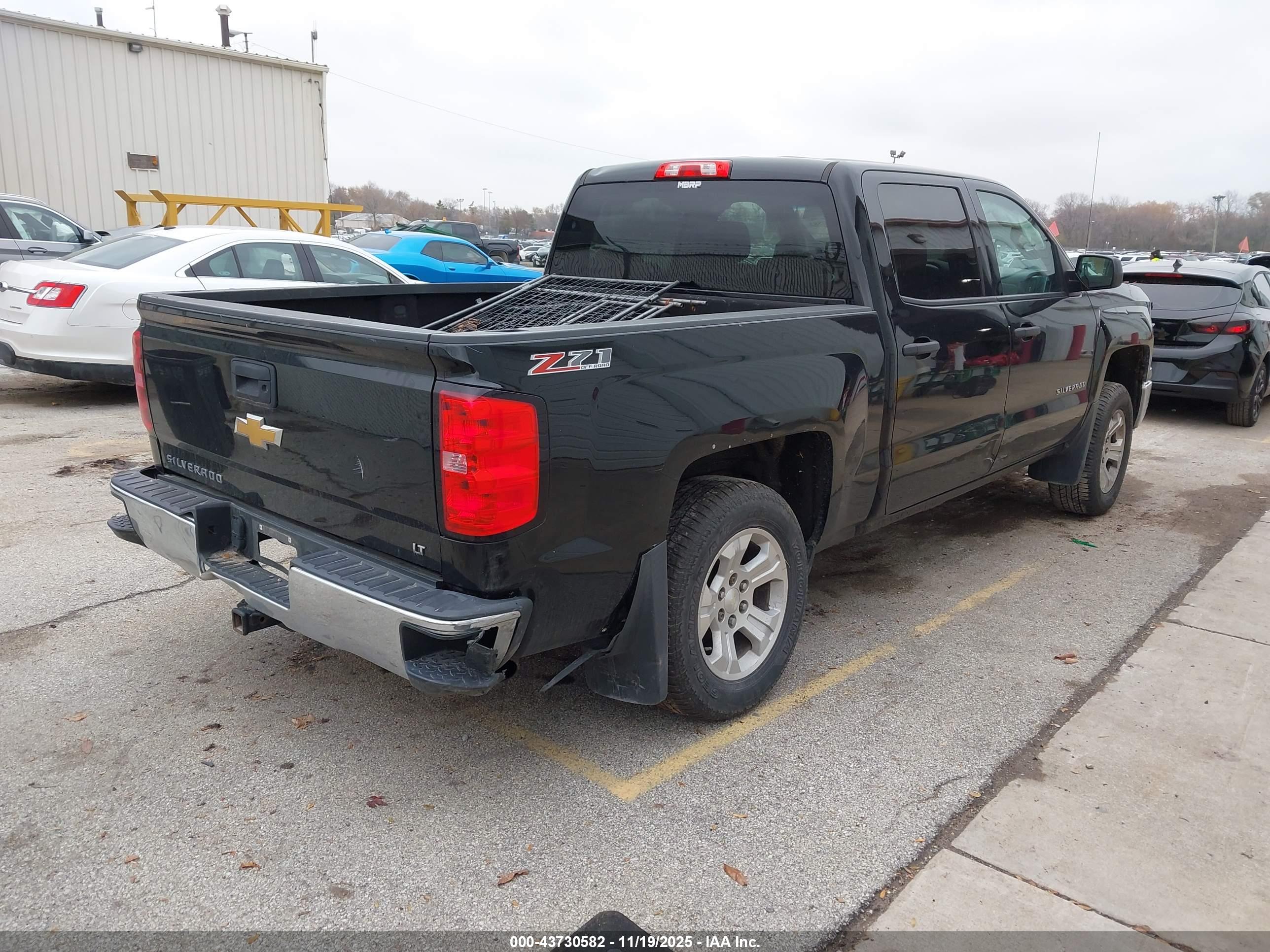 CHEVROLET SILVERADO image 4